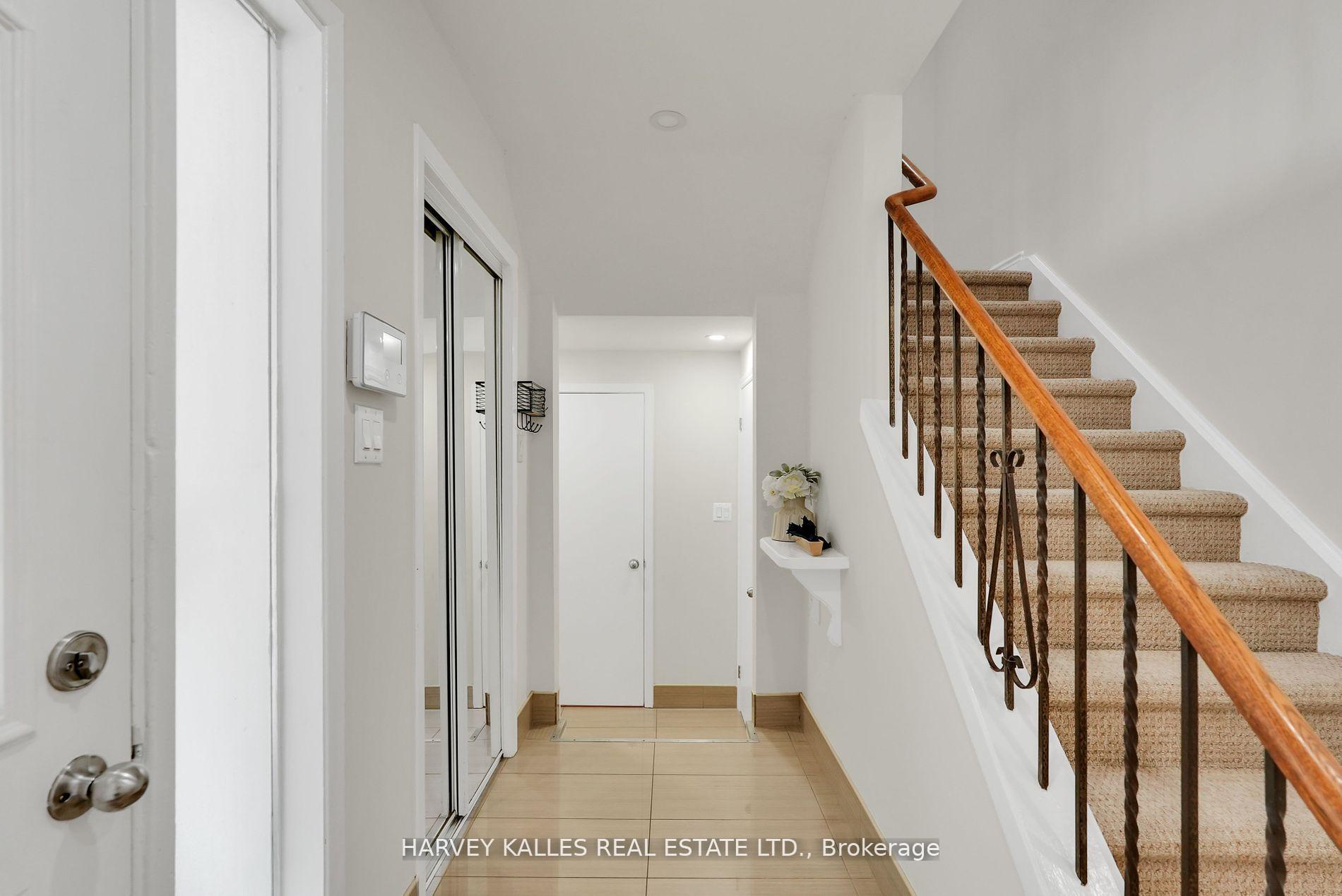 Photo 10 of 36 Aberfeldy Crescent, Markham, German Mills — HOMEH