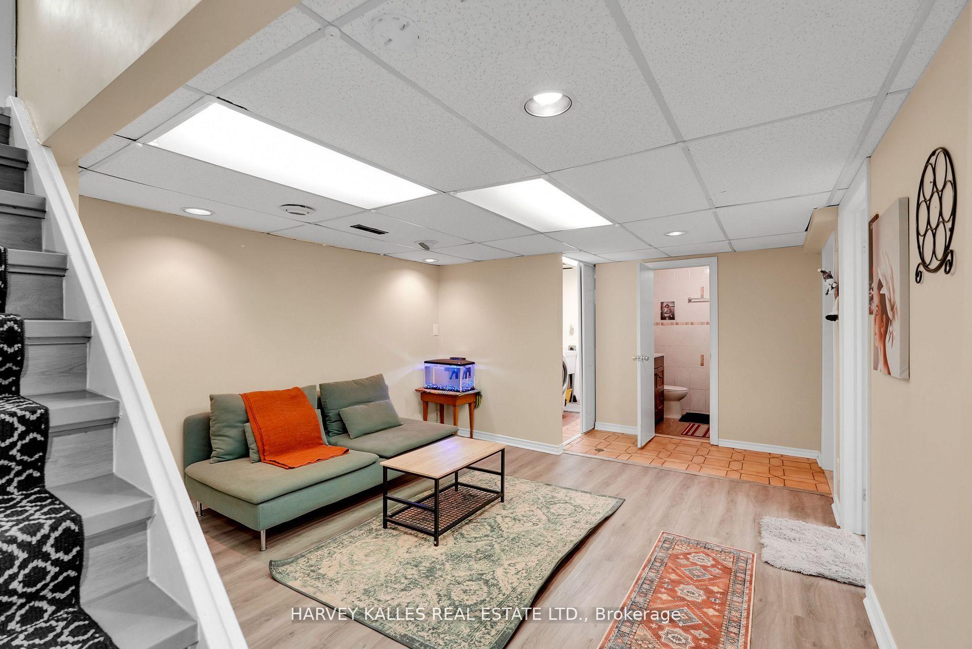Photo 18 of 36 Aberfeldy Crescent, Markham, German Mills — HOMEH