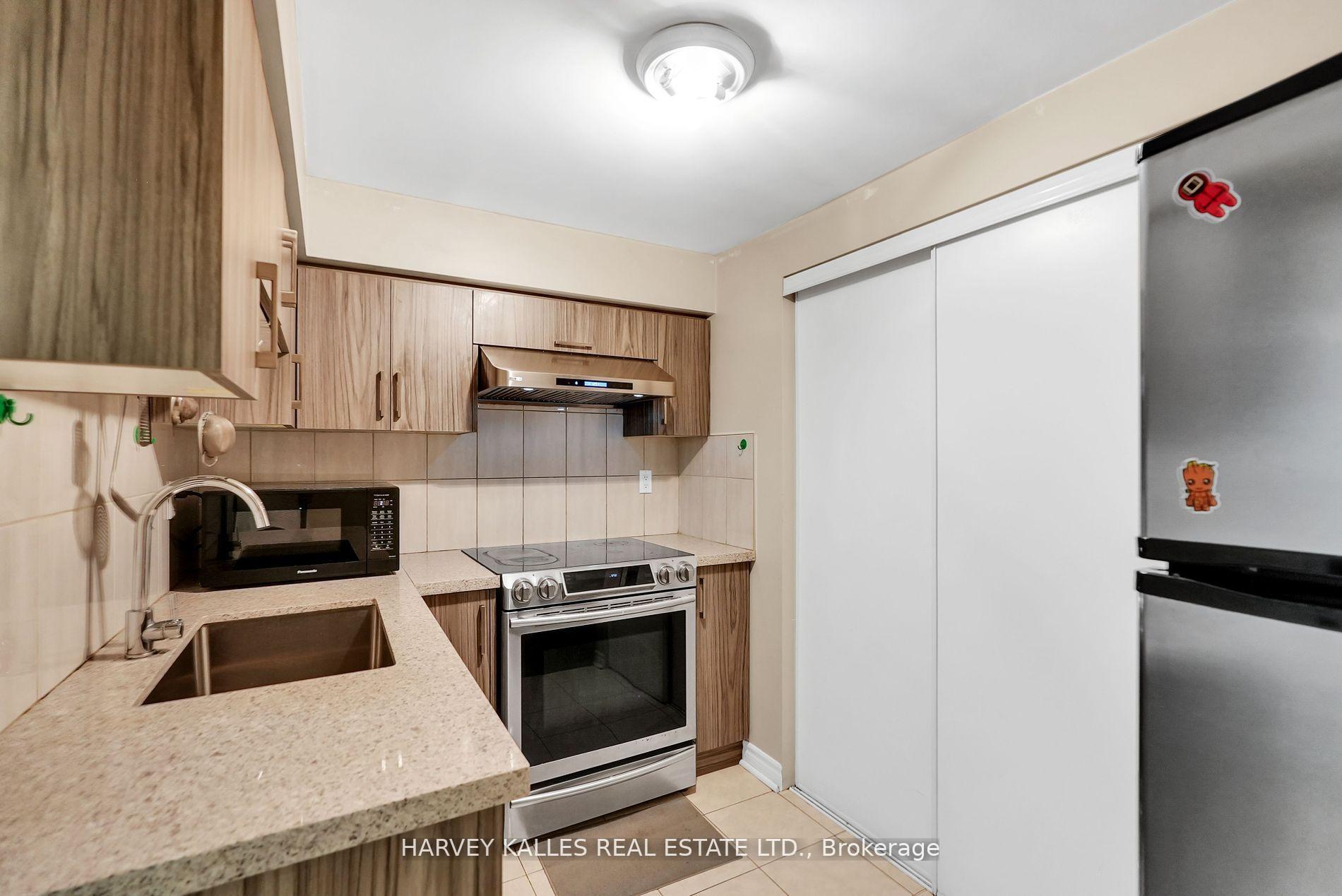 Photo 17 of 36 Aberfeldy Crescent, Markham, German Mills — HOMEH