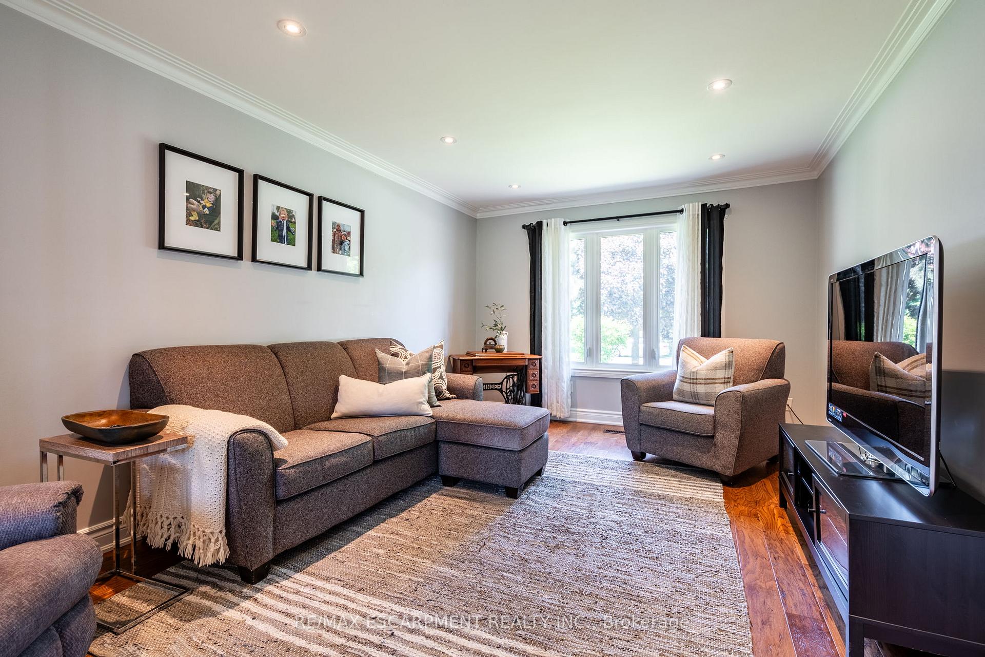 Photo 47 of 19 Savona Crescent, Hamilton, Rural Flamborough — HOMEH