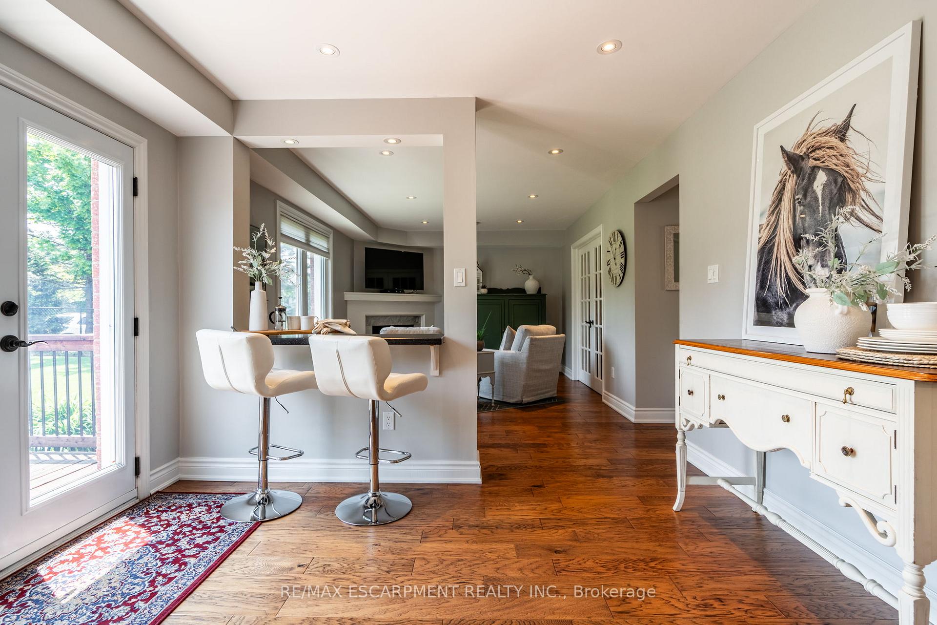 Photo 8 of 19 Savona Crescent, Hamilton, Rural Flamborough — HOMEH