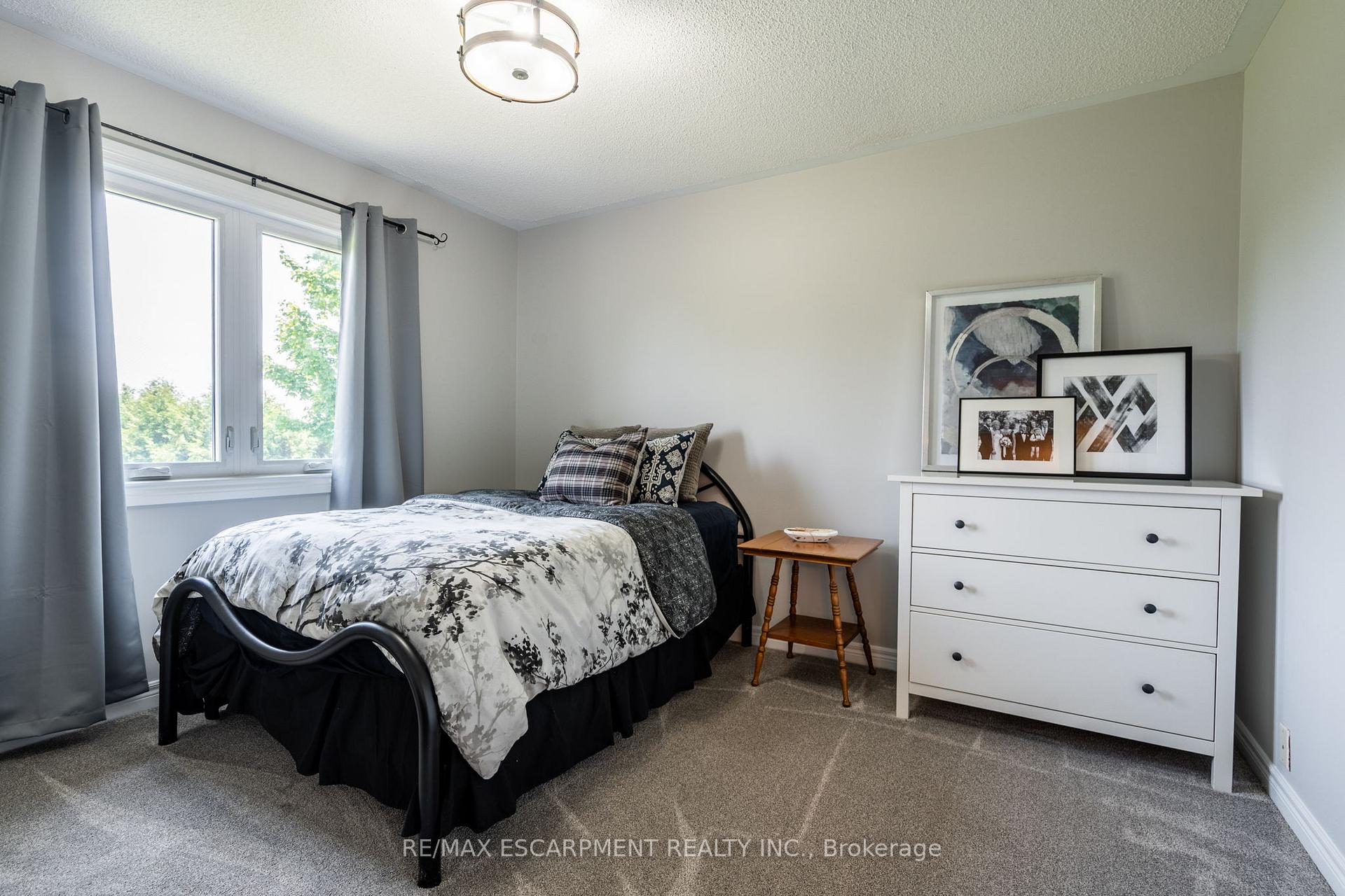 Photo 50 of 19 Savona Crescent, Hamilton, Rural Flamborough — HOMEH