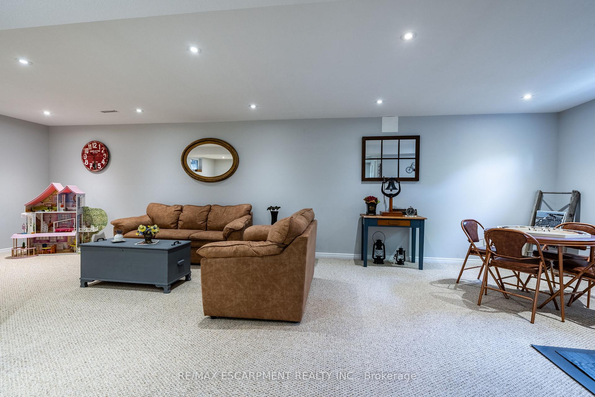Photo 28 of 19 Savona Crescent, Hamilton, Rural Flamborough — HOMEH