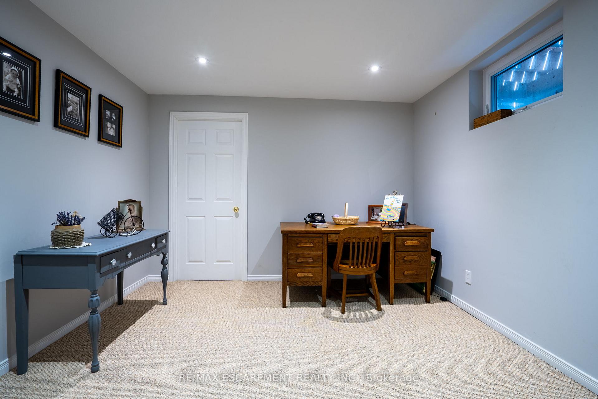 Photo 31 of 19 Savona Crescent, Hamilton, Rural Flamborough — HOMEH