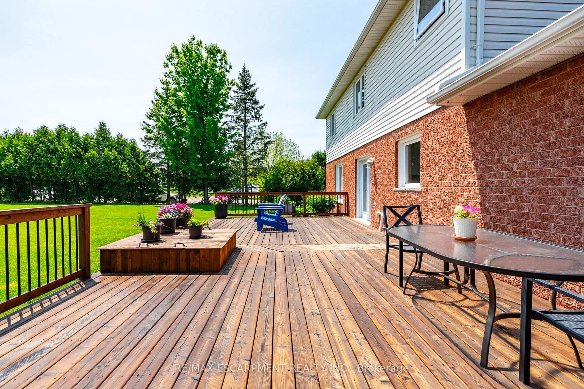 Photo 34 of 19 Savona Crescent, Hamilton, Rural Flamborough — HOMEH