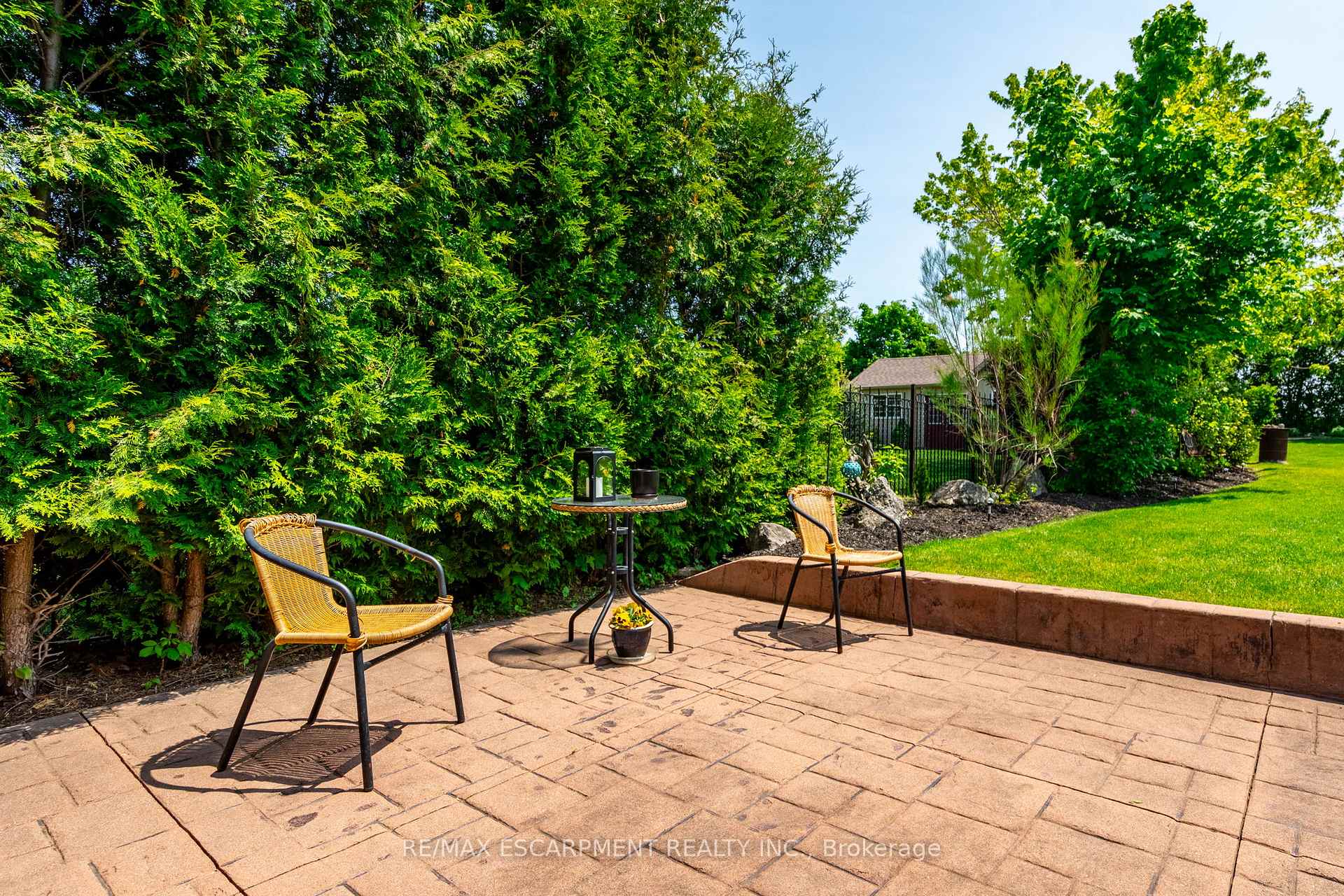 Photo 45 of 19 Savona Crescent, Hamilton, Rural Flamborough — HOMEH