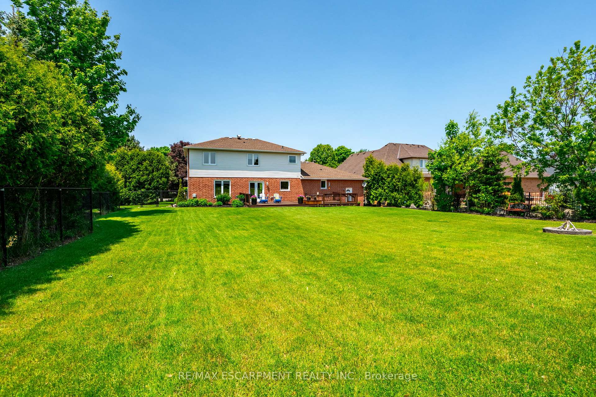 Photo 41 of 19 Savona Crescent, Hamilton, Rural Flamborough — HOMEH