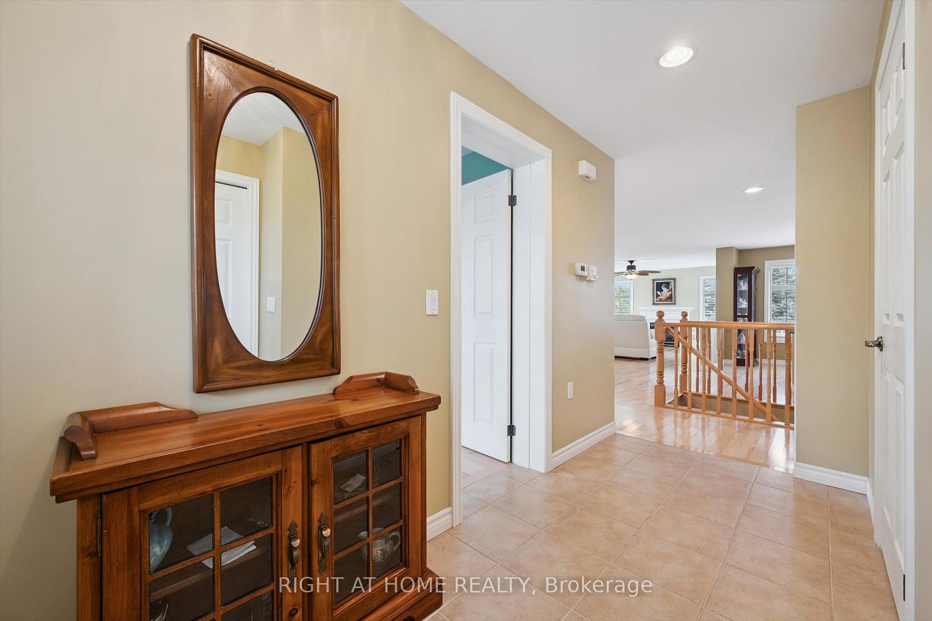 Photo 8 of 124 Crumlin Lane, Hamilton, Freelton — HOMEH