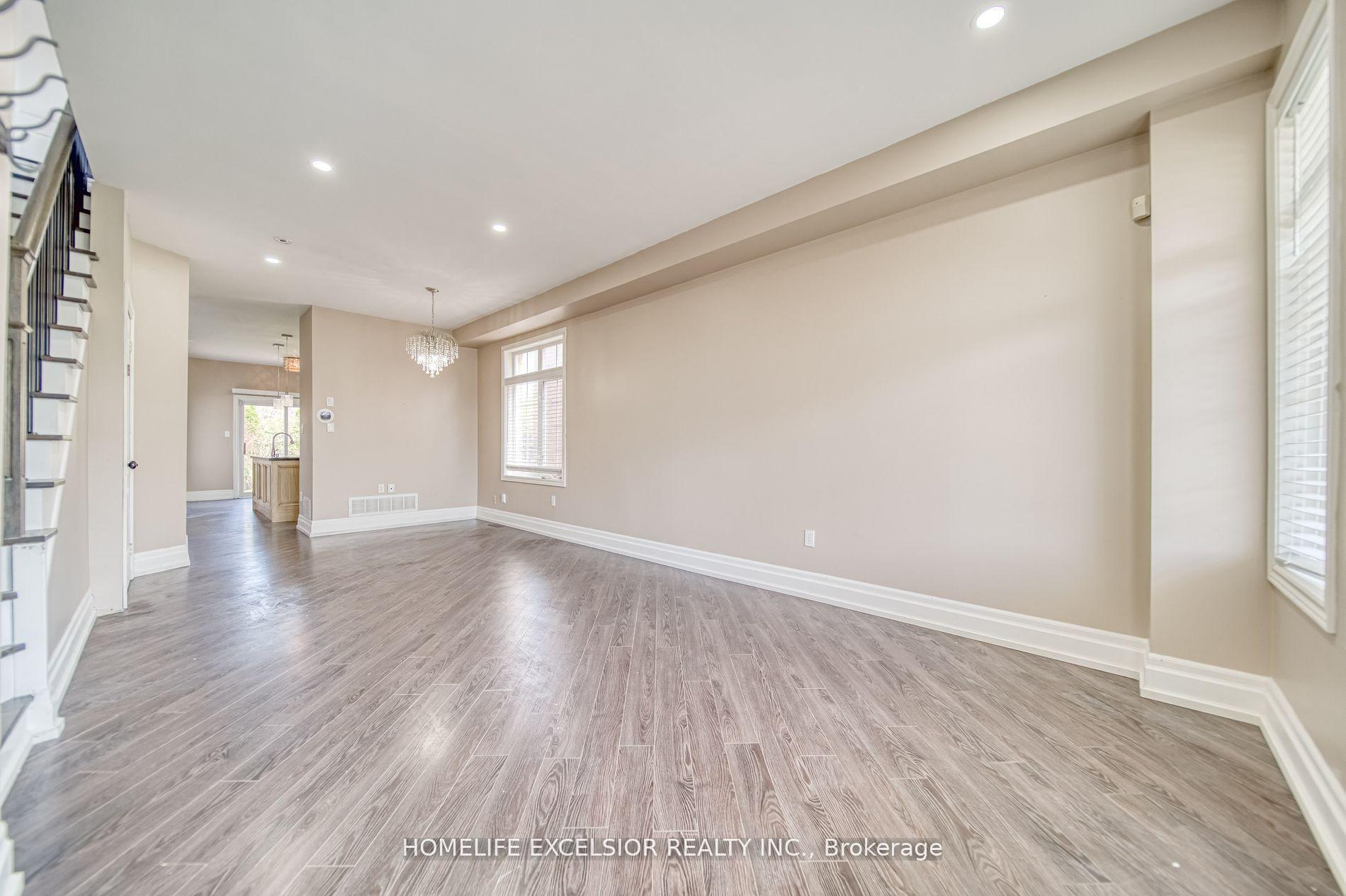 Photo 8 of 268 America Avenue, Vaughan, Maple — HOMEH