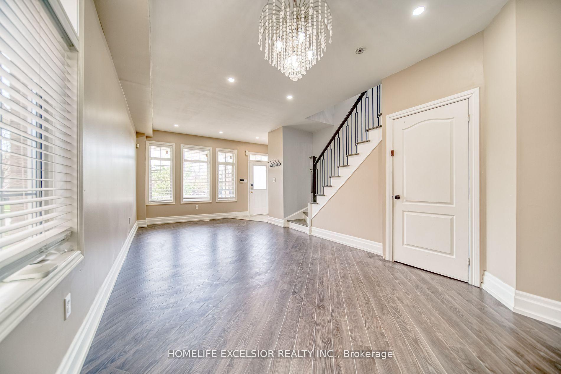 Photo 3 of 268 America Avenue, Vaughan, Maple — HOMEH