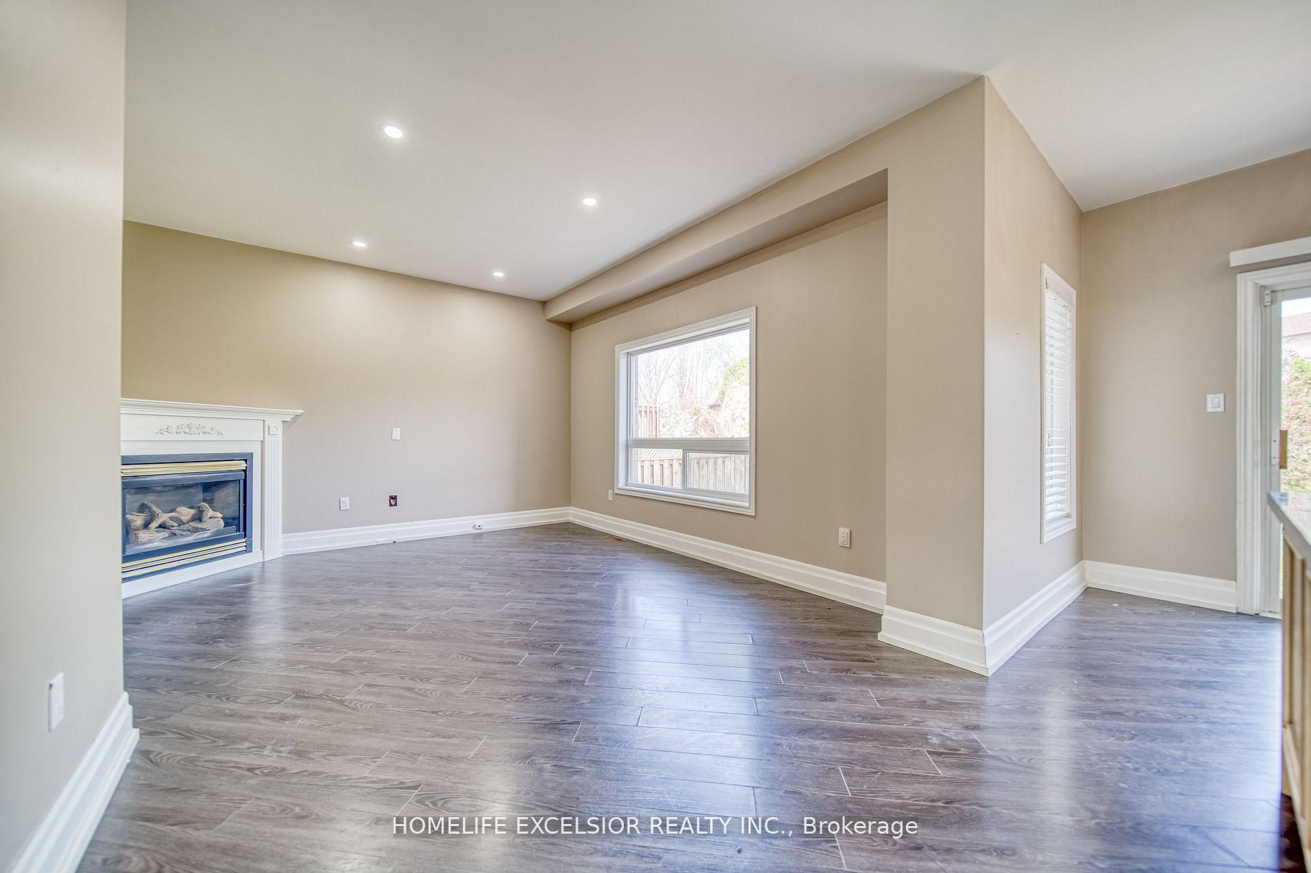 Photo 11 of 268 America Avenue, Vaughan, Maple — HOMEH