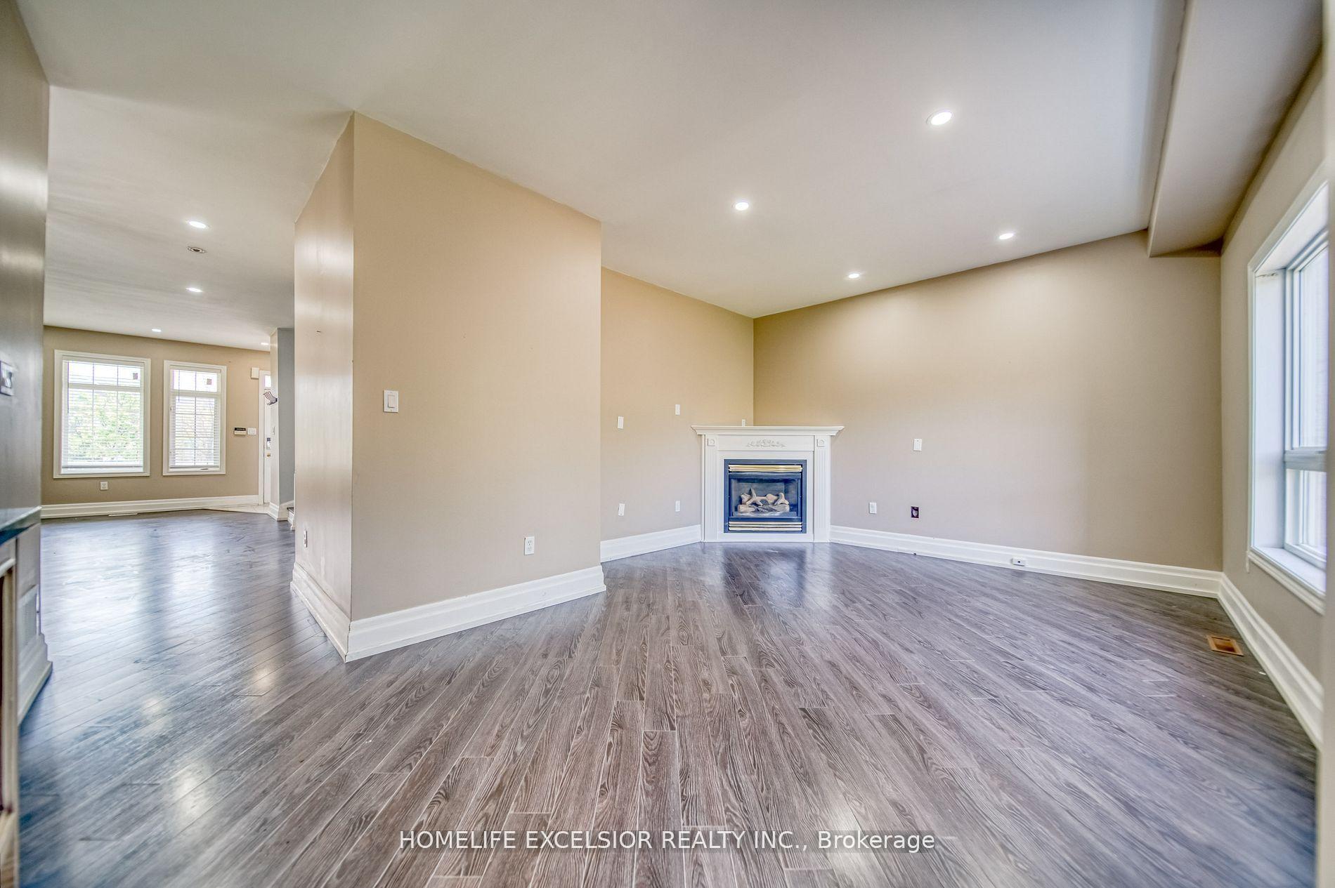 Photo 12 of 268 America Avenue, Vaughan, Maple — HOMEH