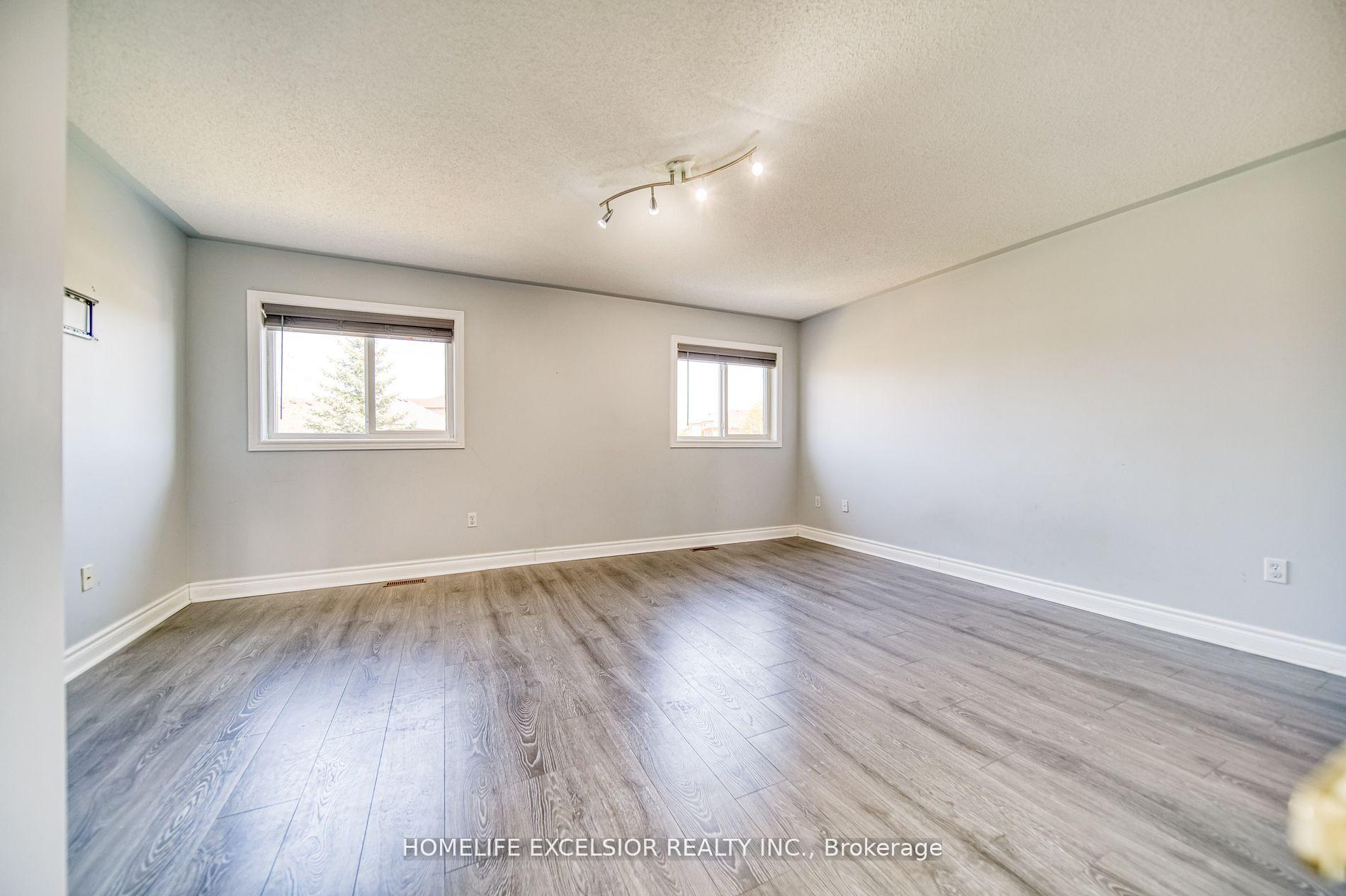Photo 17 of 268 America Avenue, Vaughan, Maple — HOMEH