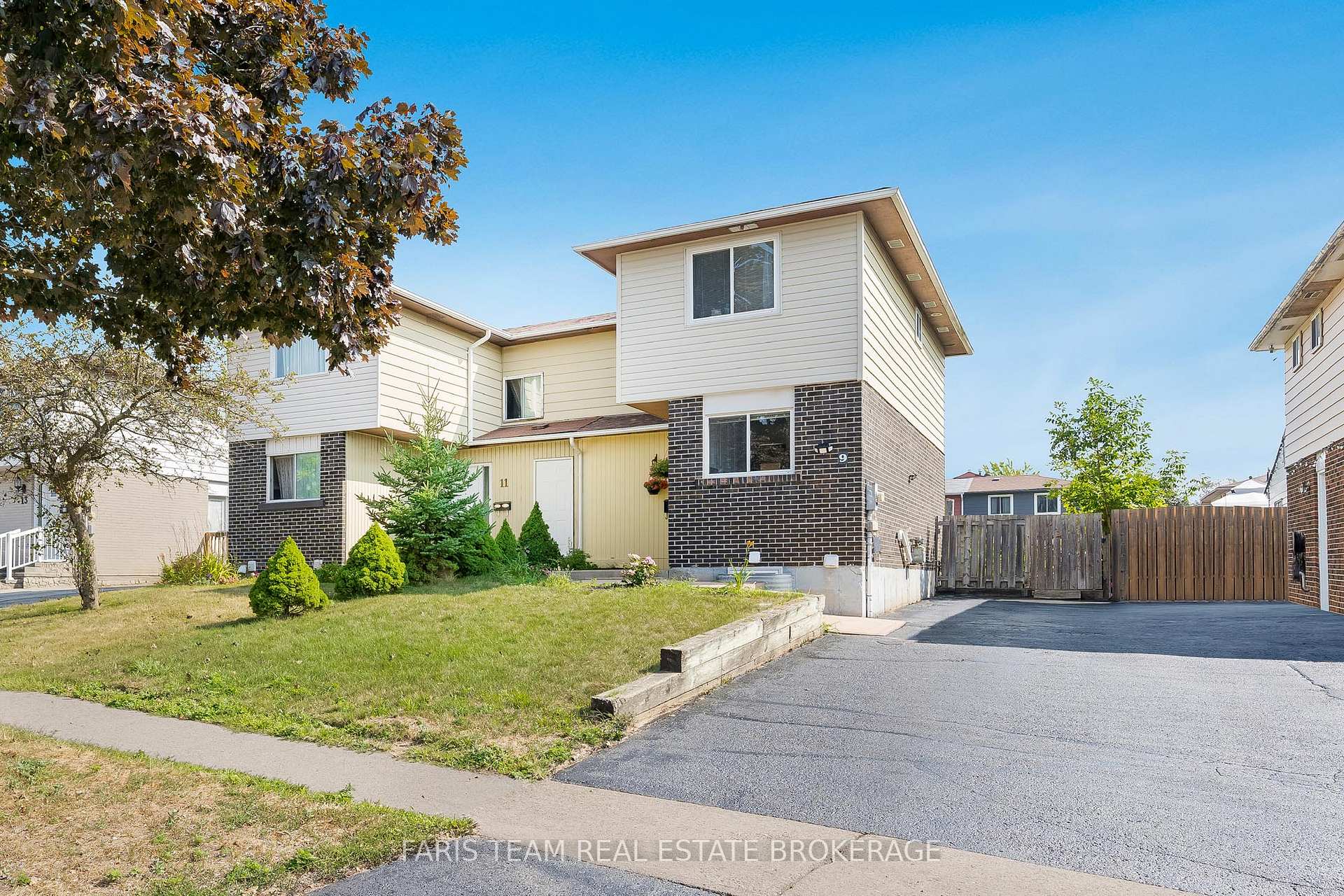 Photo 1 of 9 Christie Crescent, Barrie, Letitia Heights — HOMEH