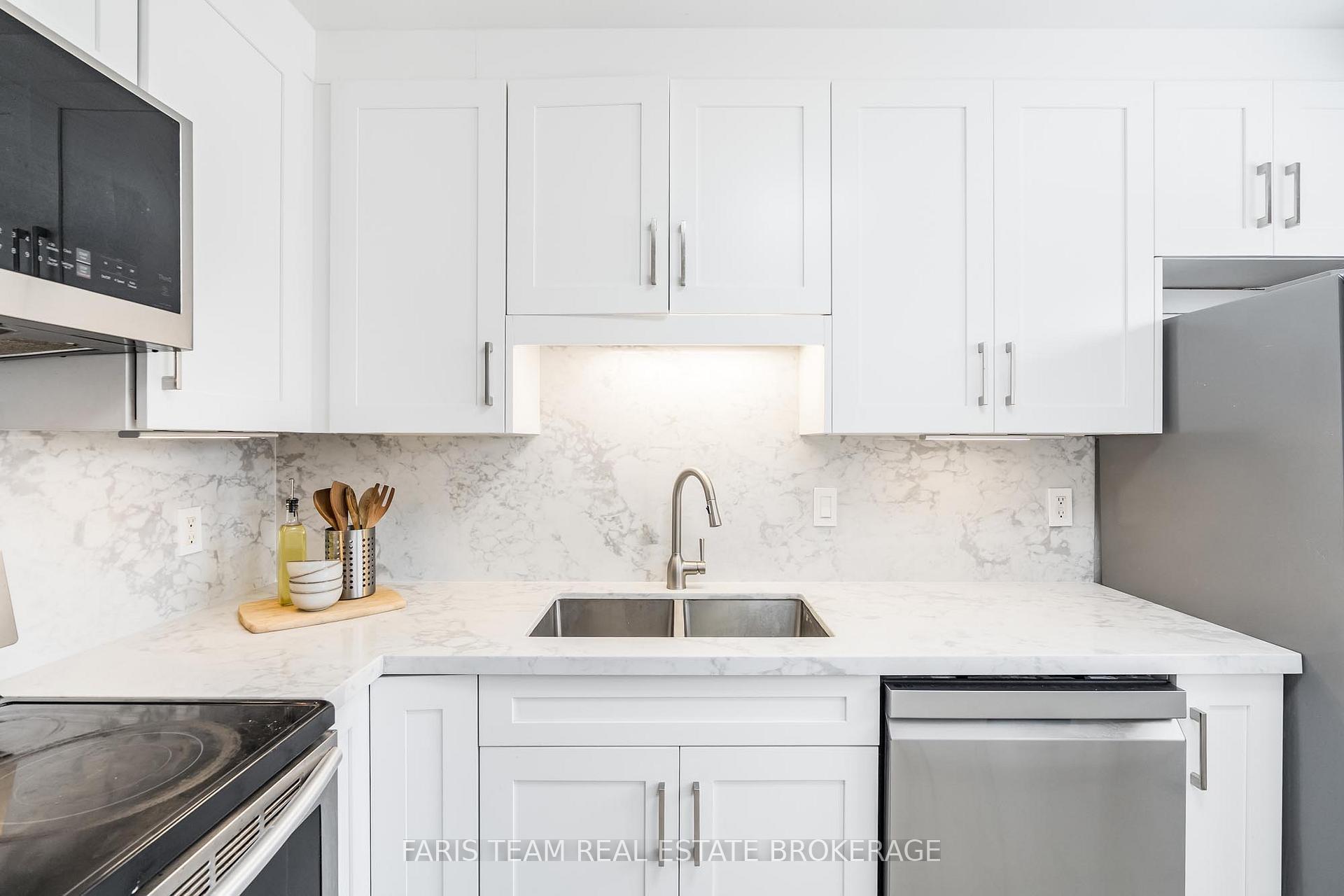 Photo 4 of 9 Christie Crescent, Barrie, Letitia Heights — HOMEH
