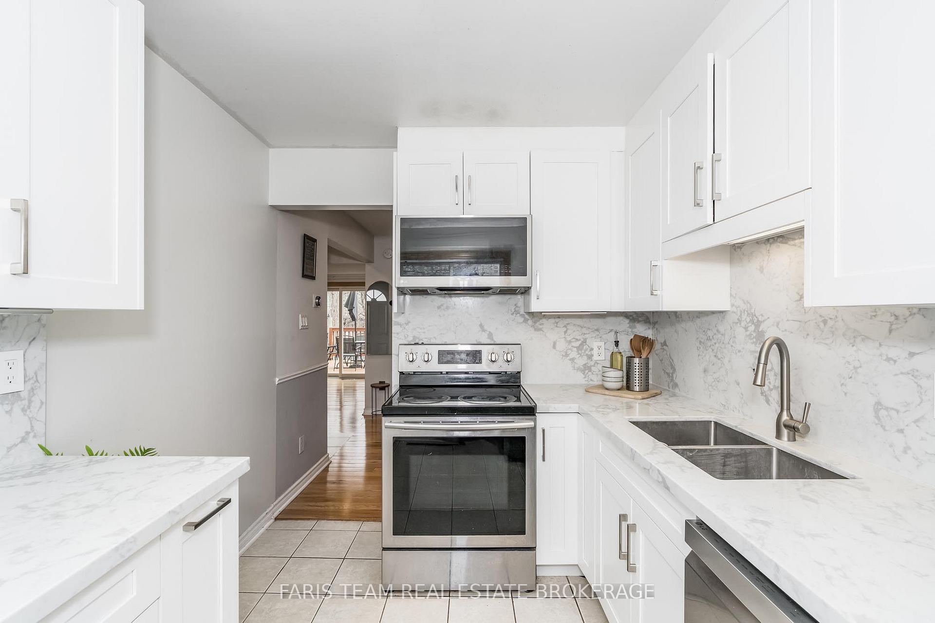 Photo 5 of 9 Christie Crescent, Barrie, Letitia Heights — HOMEH