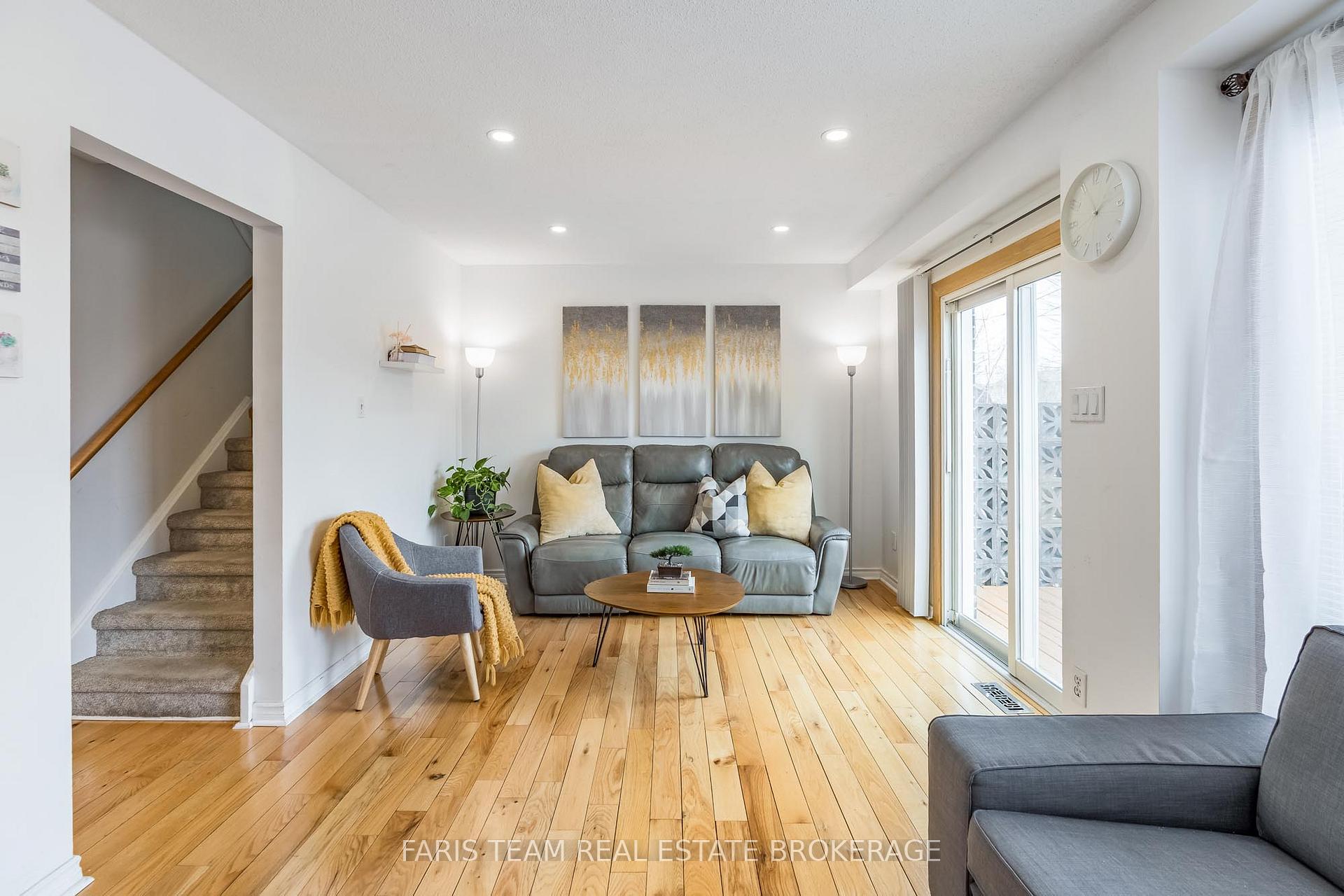 Photo 8 of 9 Christie Crescent, Barrie, Letitia Heights — HOMEH
