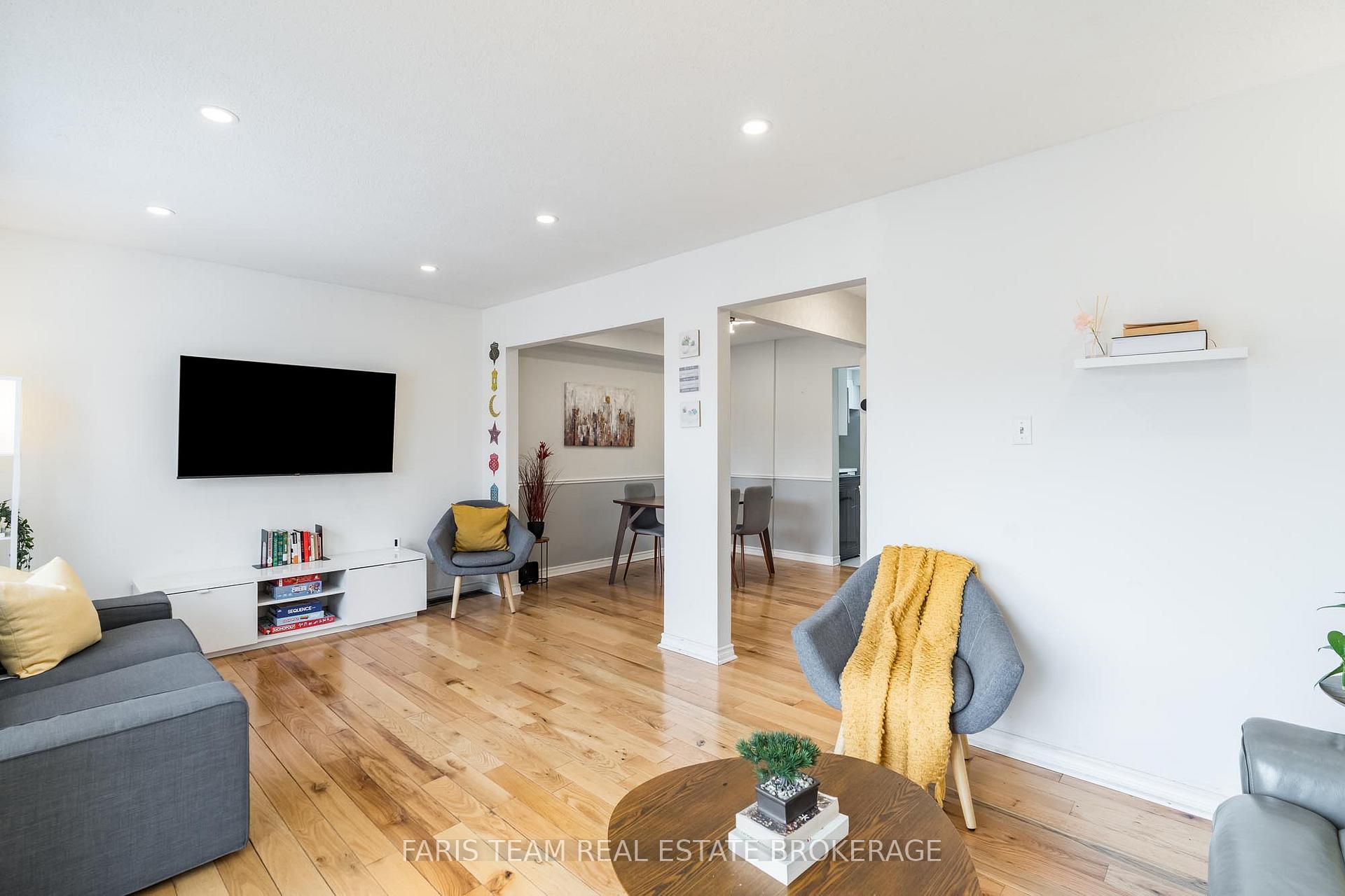 Photo 9 of 9 Christie Crescent, Barrie, Letitia Heights — HOMEH