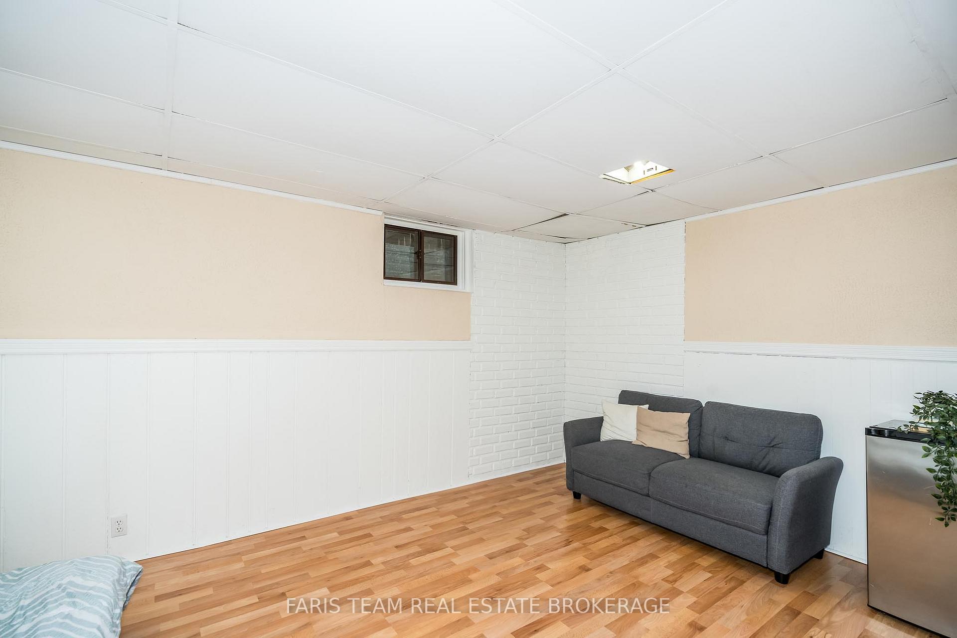 Photo 15 of 9 Christie Crescent, Barrie, Letitia Heights — HOMEH