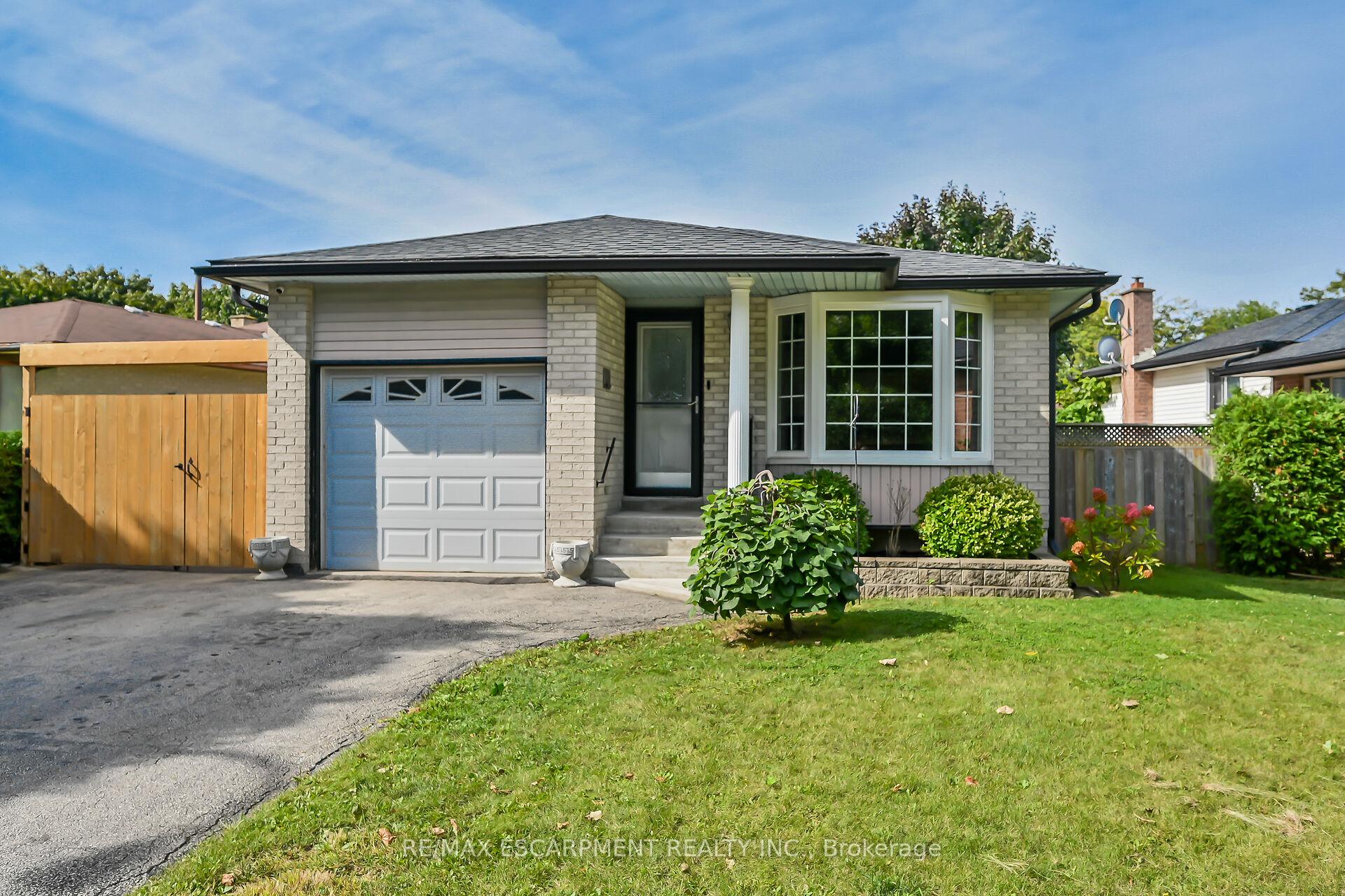 Photo 1 of 5 Ridell Crescent, Hamilton, Stoney Creek — HOMEH
