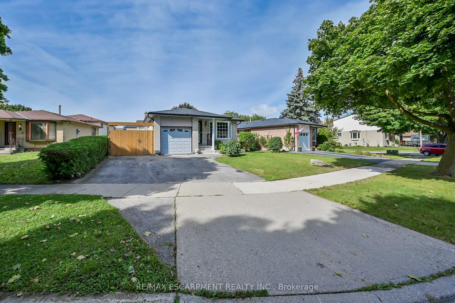 Photo 7 of 5 Ridell Crescent, Hamilton, Stoney Creek — HOMEH