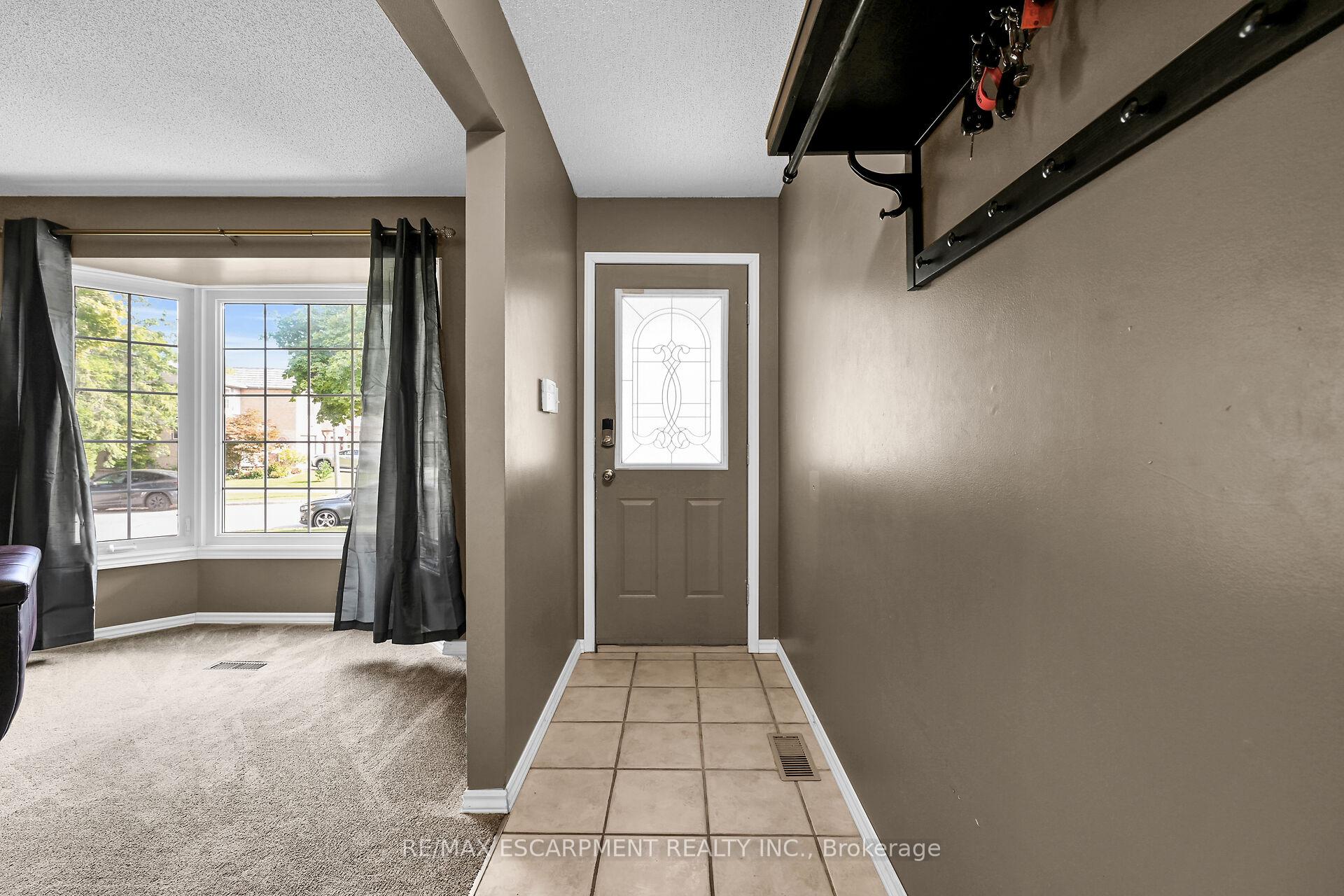 Photo 14 of 5 Ridell Crescent, Hamilton, Stoney Creek — HOMEH
