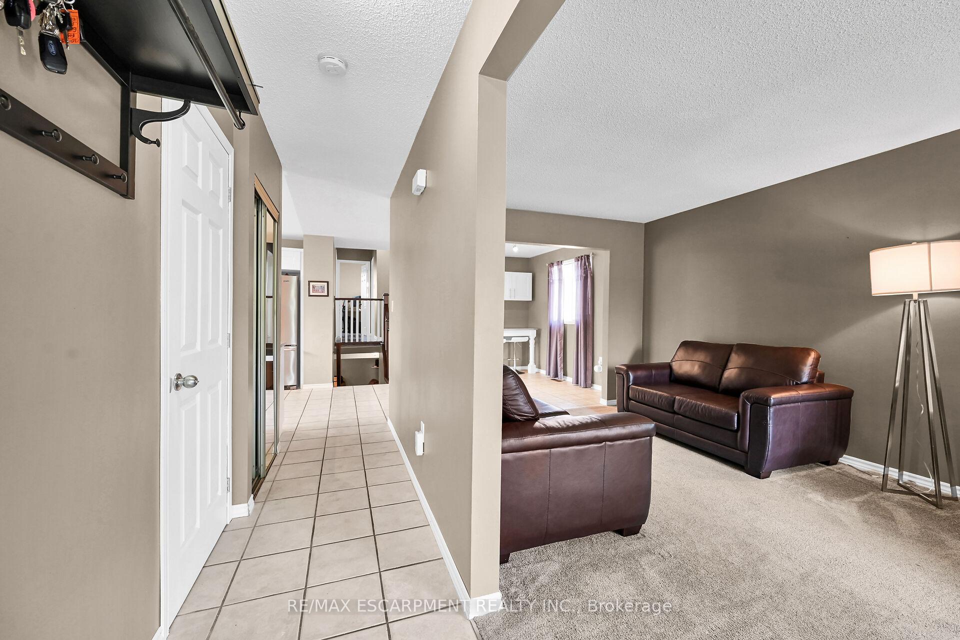 Photo 10 of 5 Ridell Crescent, Hamilton, Stoney Creek — HOMEH