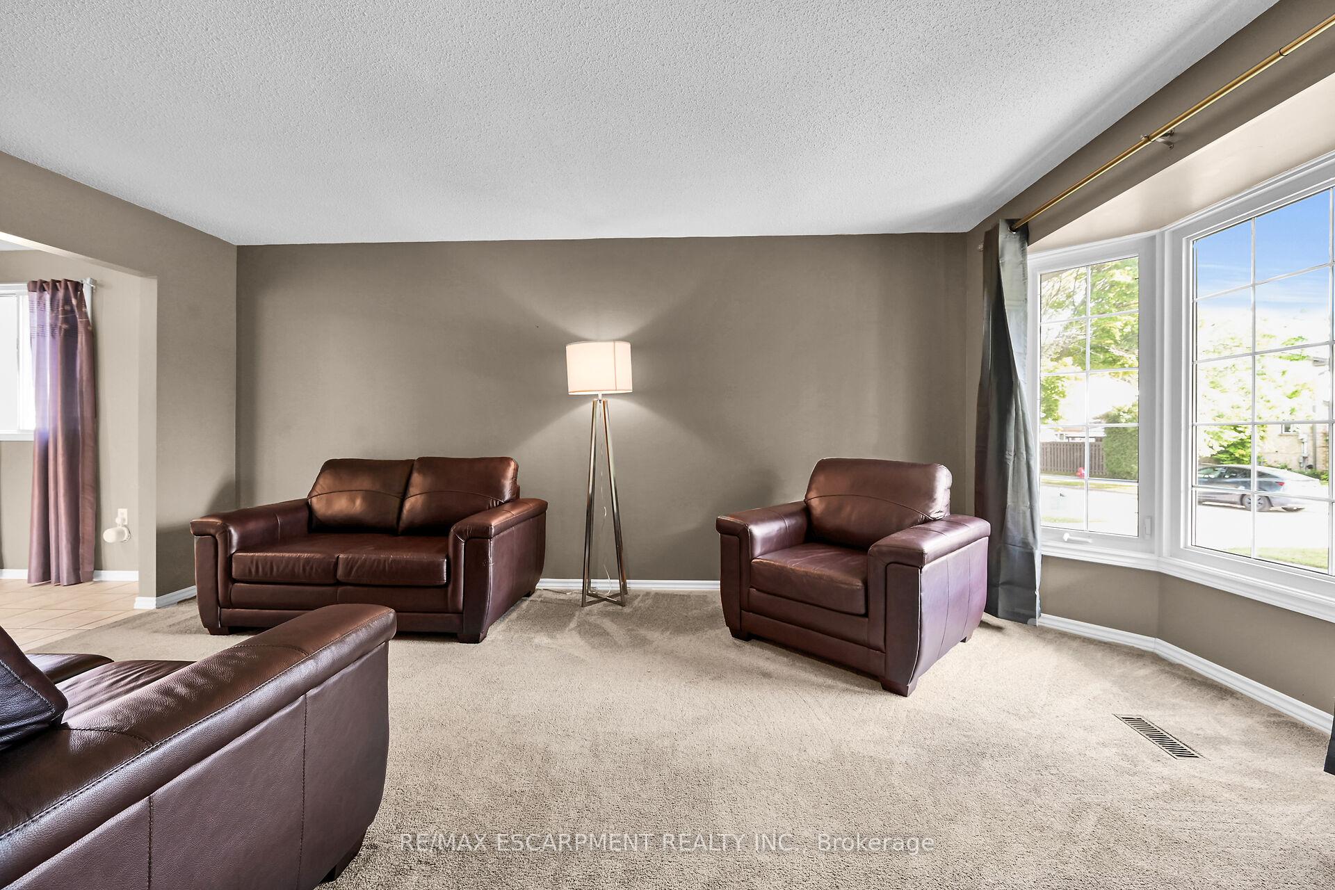 Photo 9 of 5 Ridell Crescent, Hamilton, Stoney Creek — HOMEH