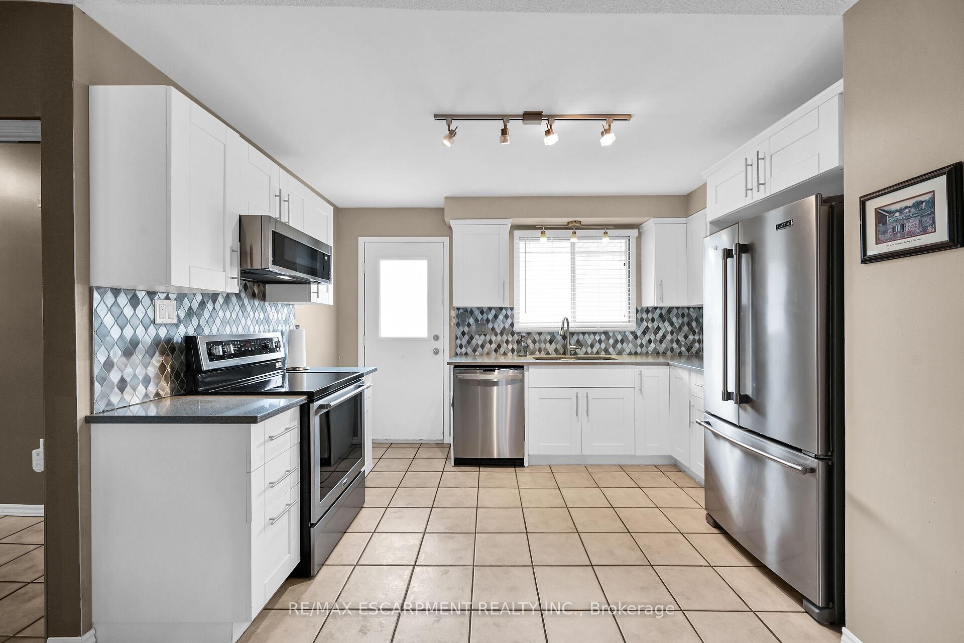 Photo 15 of 5 Ridell Crescent, Hamilton, Stoney Creek — HOMEH