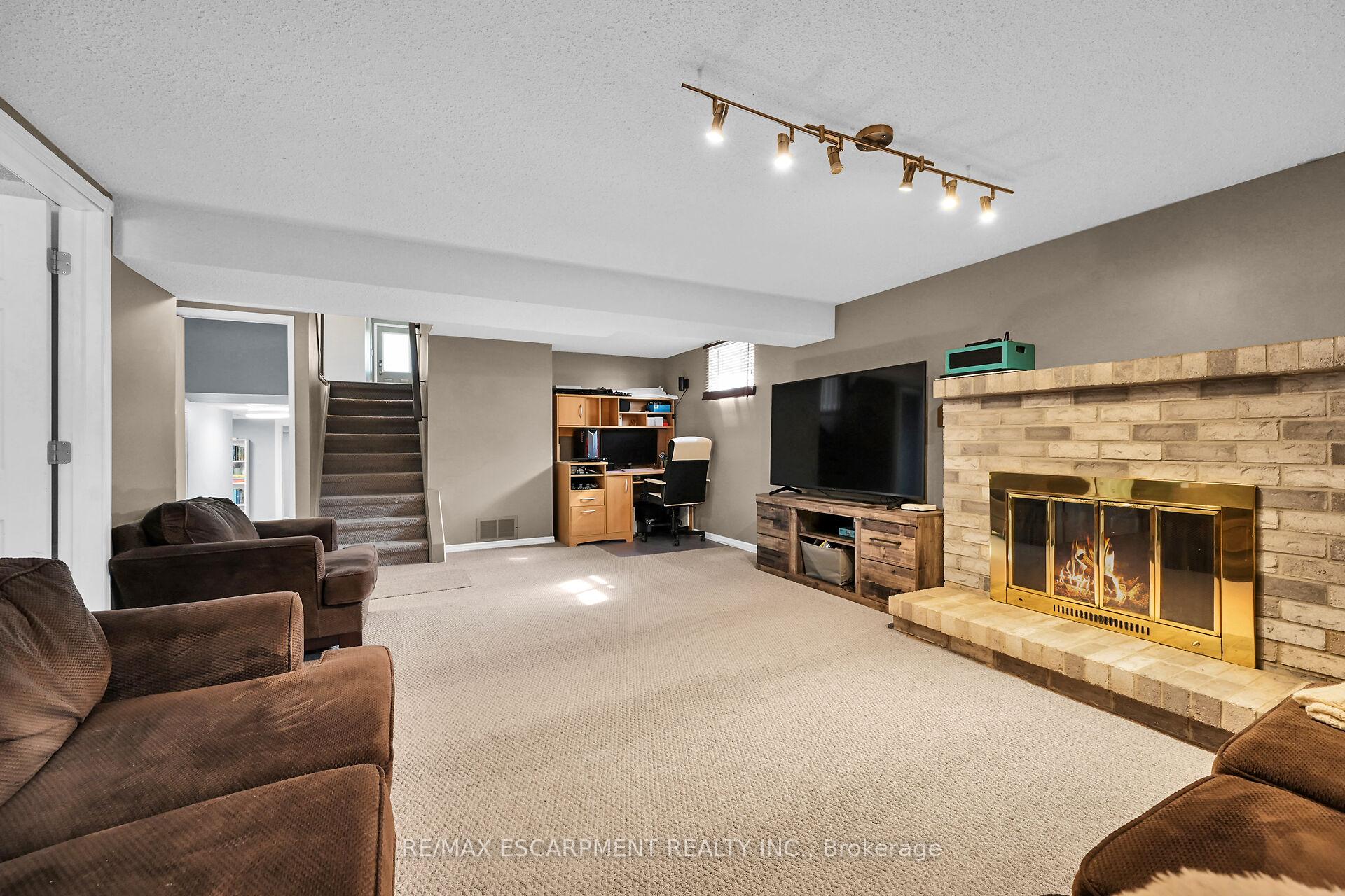 Photo 25 of 5 Ridell Crescent, Hamilton, Stoney Creek — HOMEH