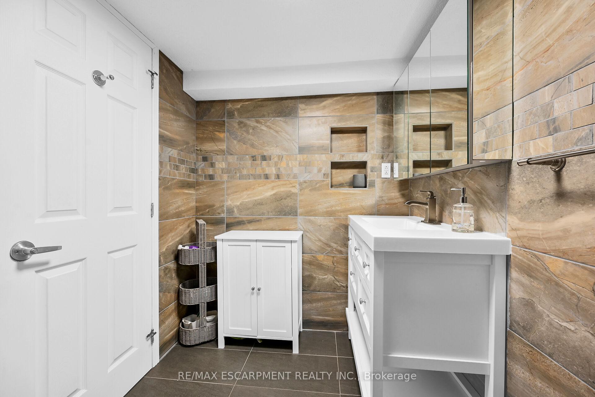 Photo 37 of 5 Ridell Crescent, Hamilton, Stoney Creek — HOMEH