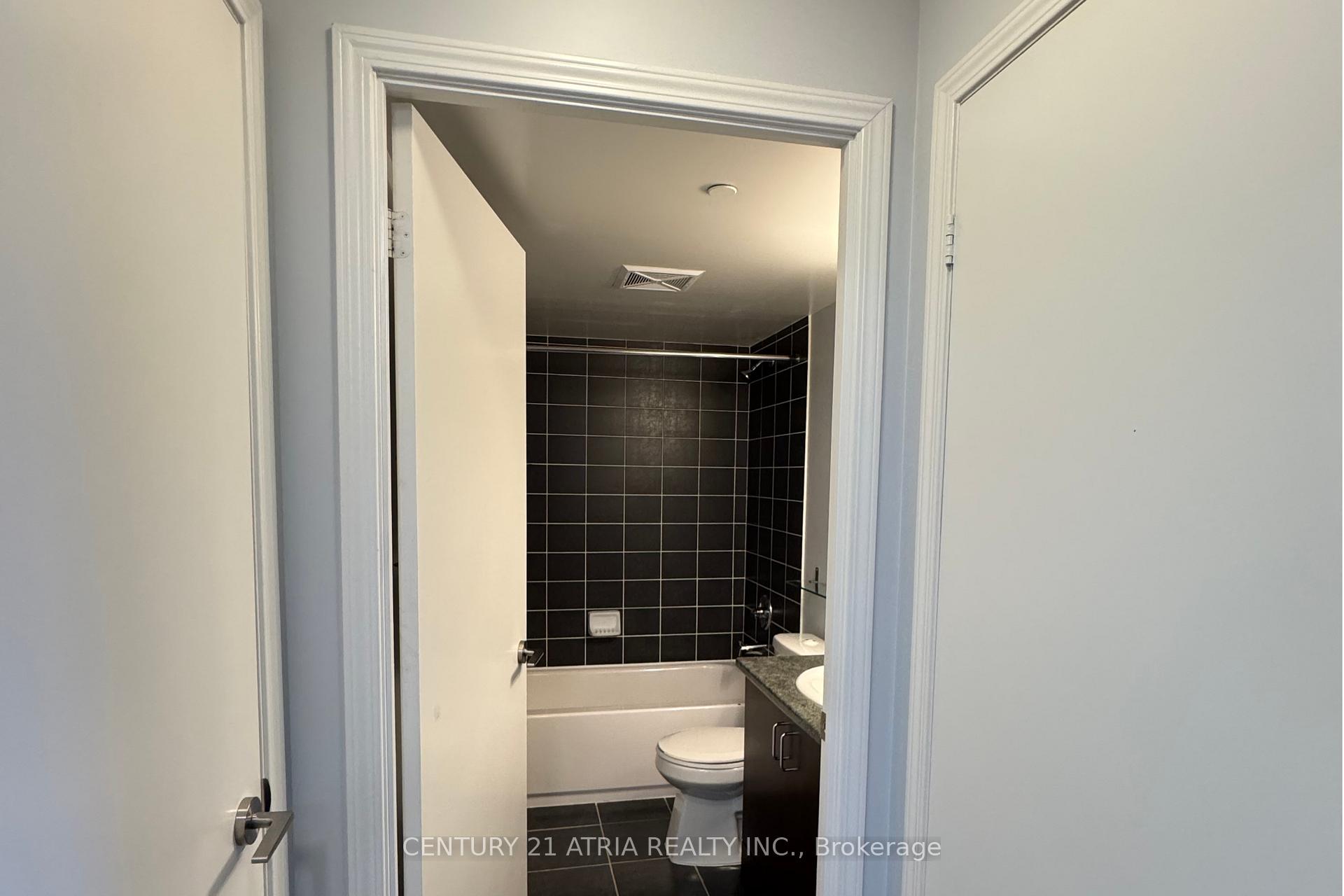 Photo 15 of Unit 408, 35 Saranac Boulevard, Toronto, Englemount-Lawrence — HOMEH