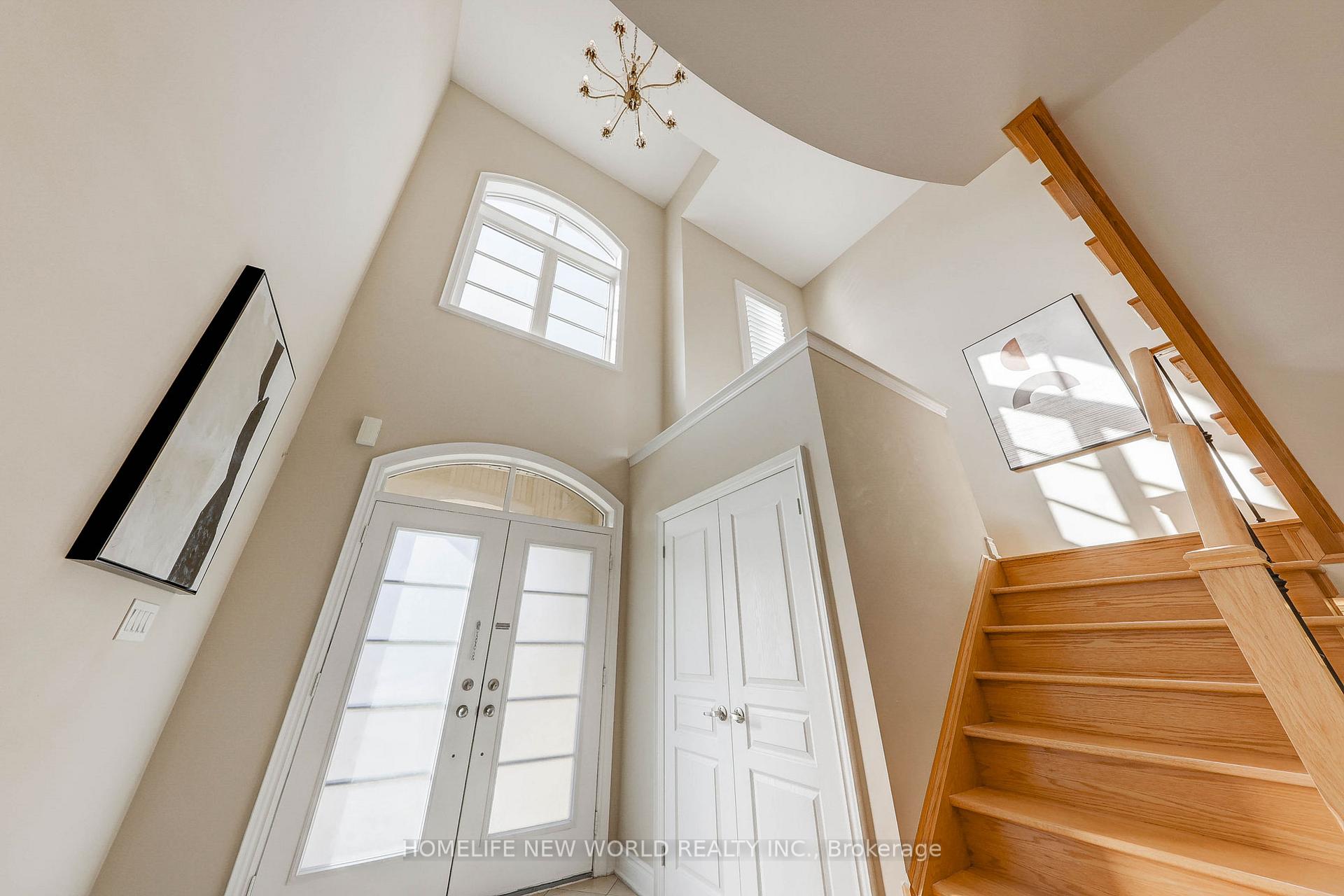 Photo 8 of 16 Randolph Drive, Vaughan, Patterson — HOMEH