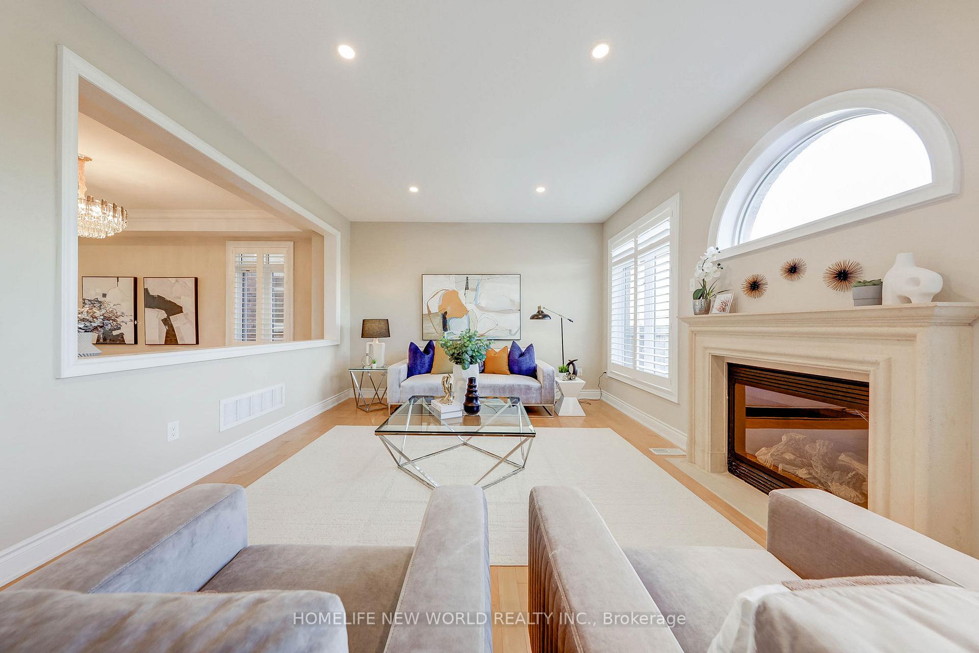 Photo 14 of 16 Randolph Drive, Vaughan, Patterson — HOMEH