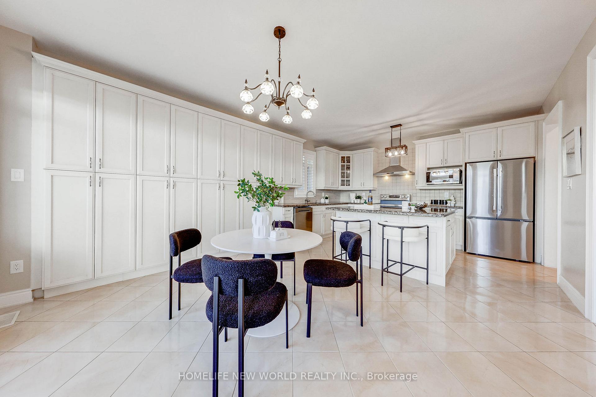 Photo 4 of 16 Randolph Drive, Vaughan, Patterson — HOMEH
