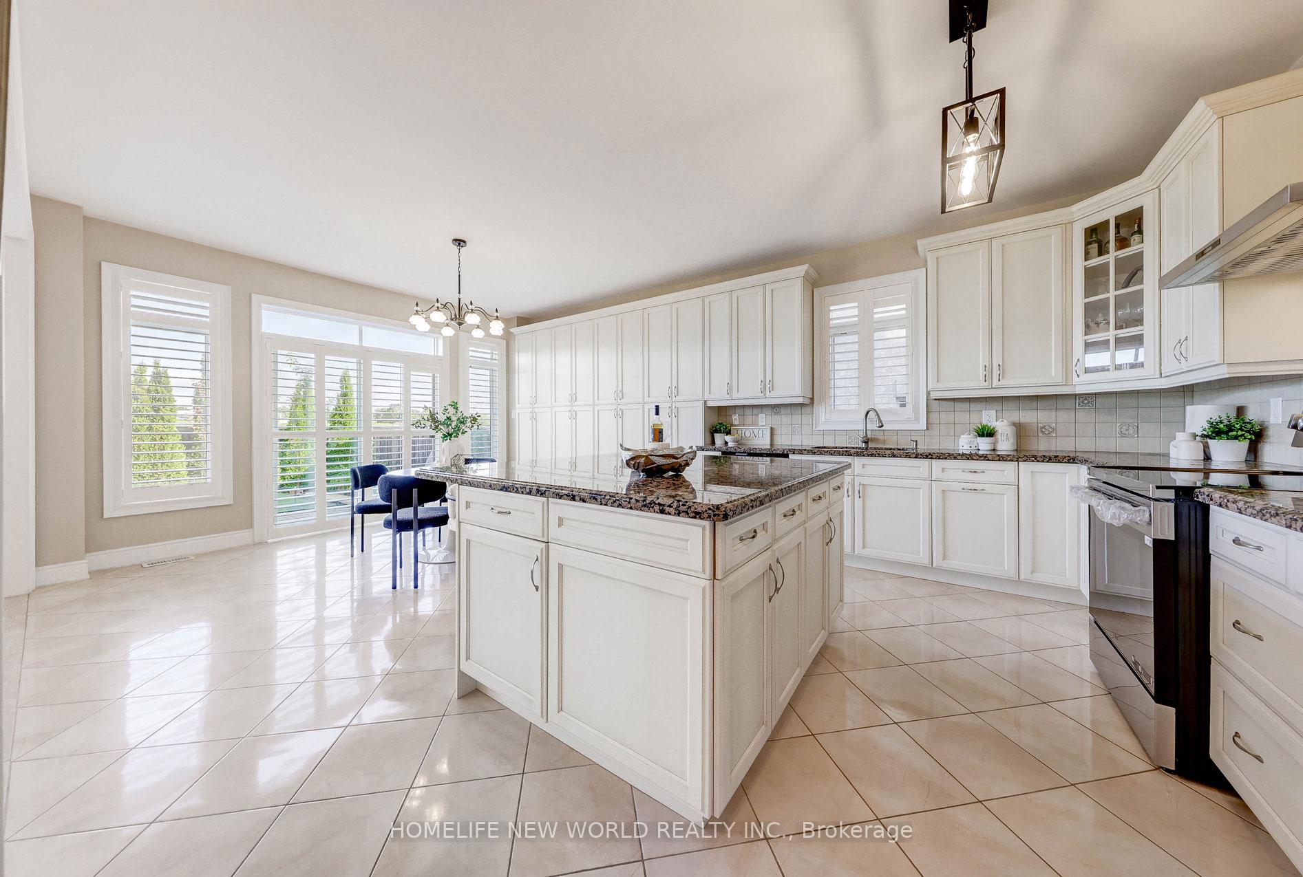 Photo 18 of 16 Randolph Drive, Vaughan, Patterson — HOMEH