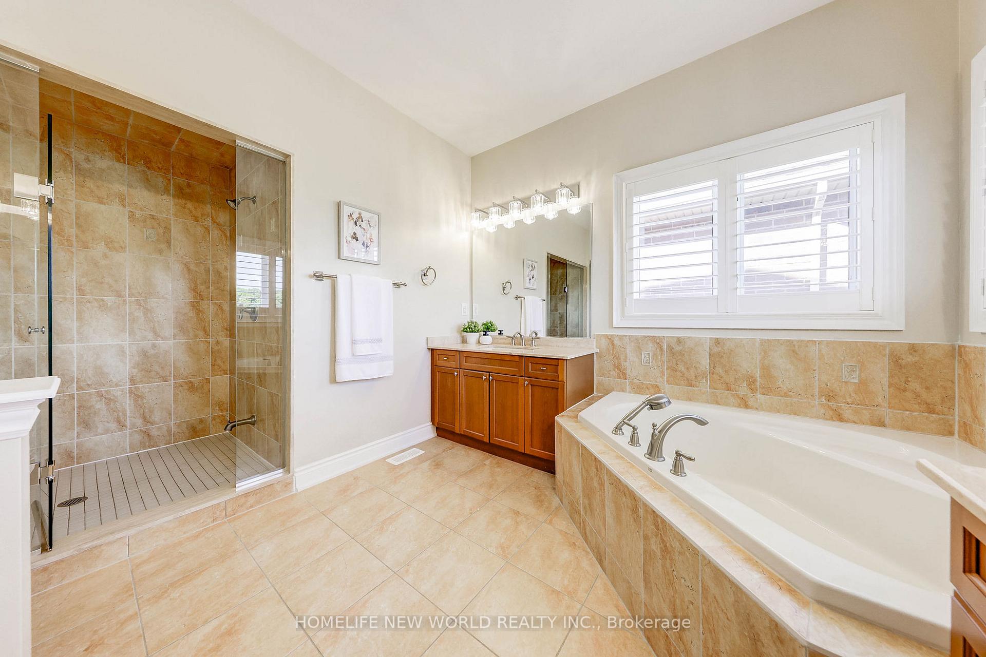 Photo 24 of 16 Randolph Drive, Vaughan, Patterson — HOMEH