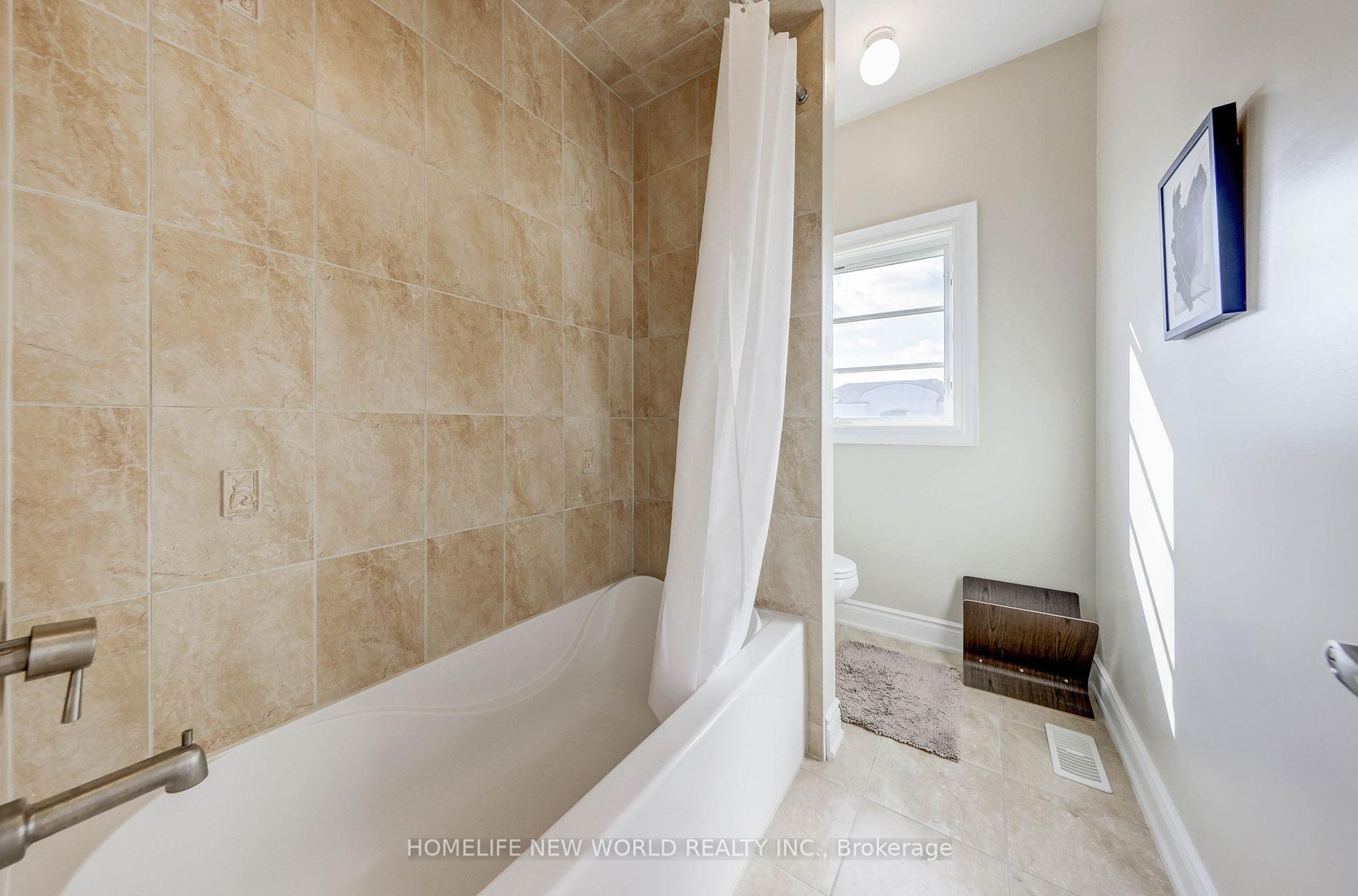 Photo 32 of 16 Randolph Drive, Vaughan, Patterson — HOMEH