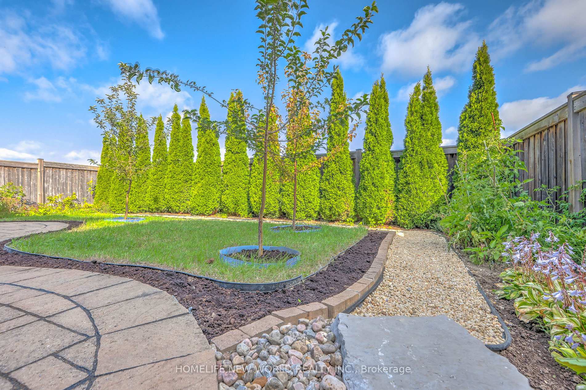 Photo 41 of 16 Randolph Drive, Vaughan, Patterson — HOMEH
