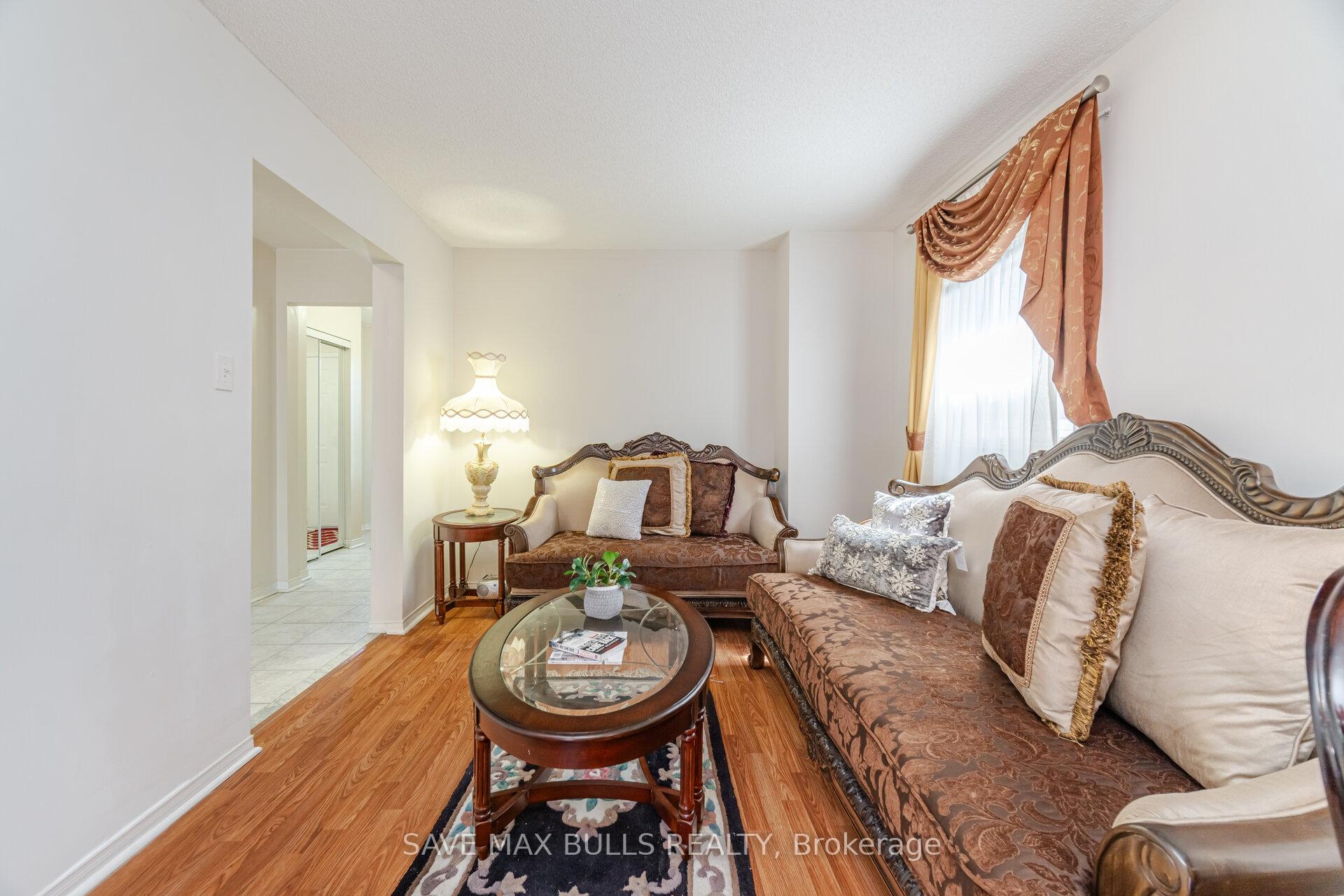 Photo 6 of 146 Toba Crescent, Brampton, Heart Lake East — HOMEH