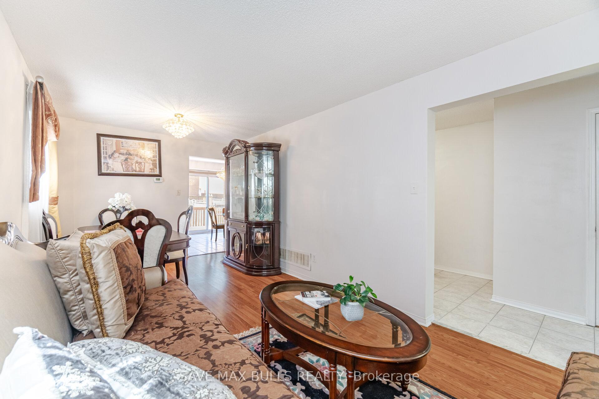 Photo 7 of 146 Toba Crescent, Brampton, Heart Lake East — HOMEH