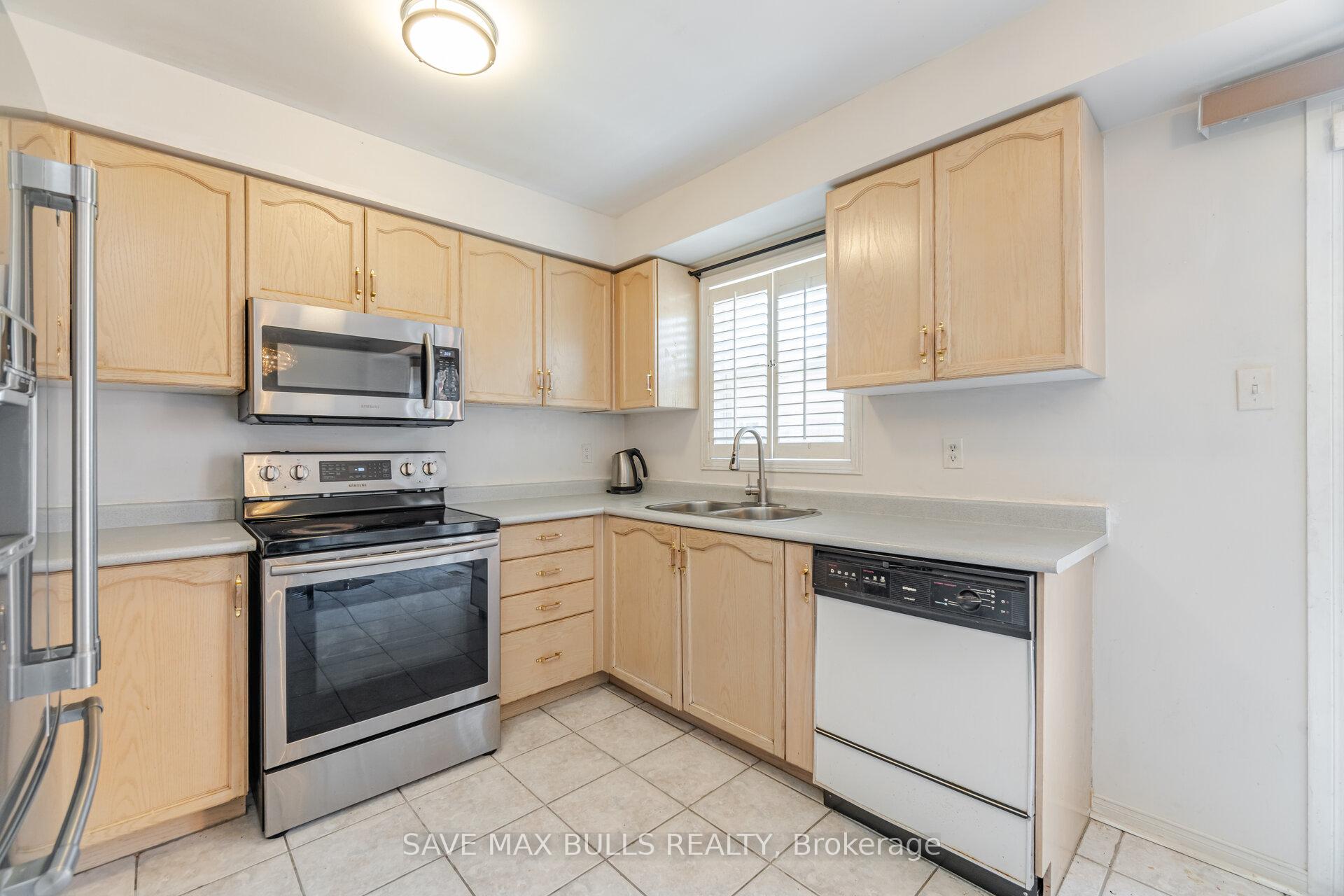 Photo 16 of 146 Toba Crescent, Brampton, Heart Lake East — HOMEH