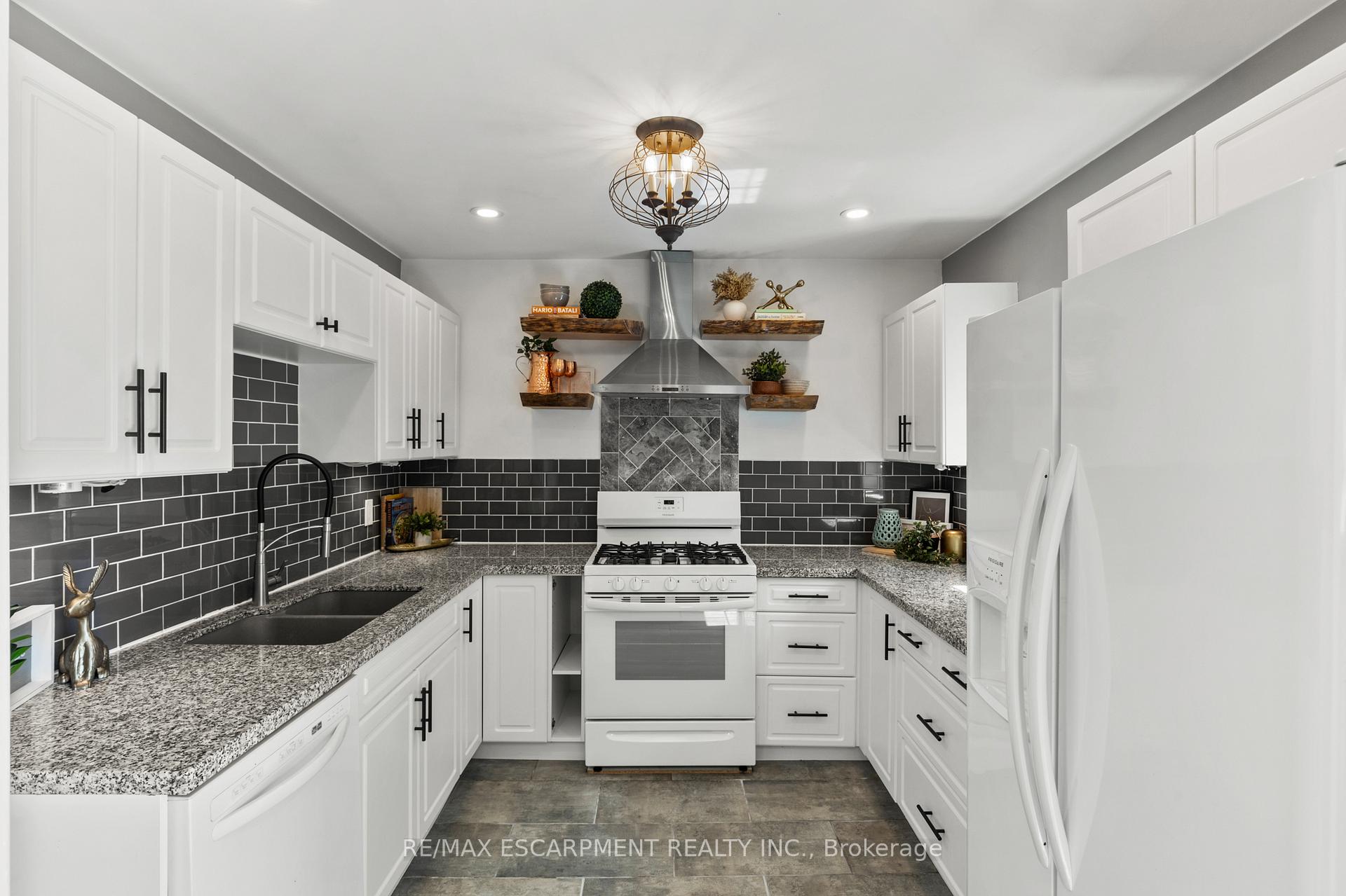 Photo 13 of 206 Niagara Falls Road, Thorold, Allanburg/Thorold South — HOMEH