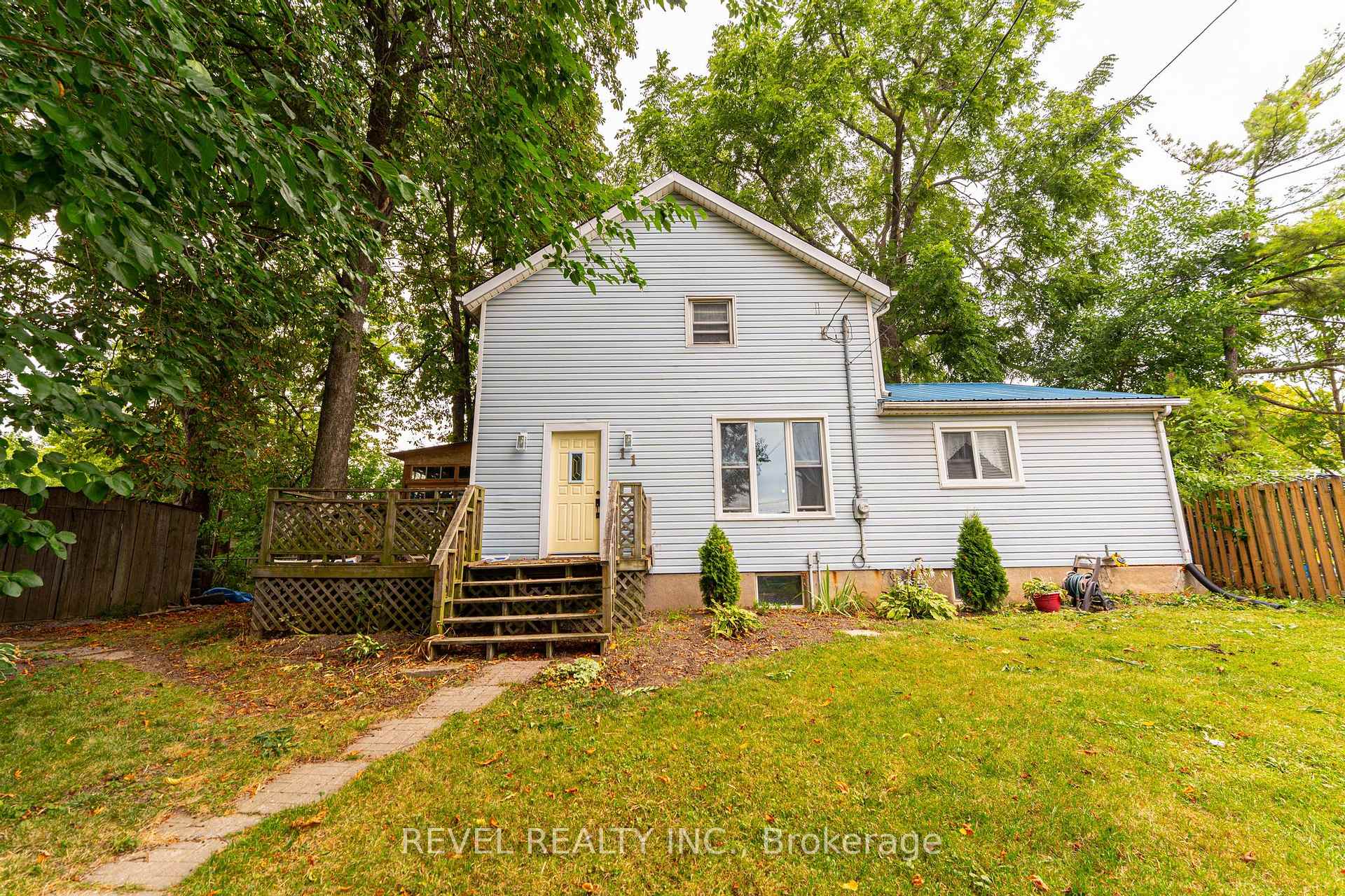 Front of 11 Elmwood Avenue