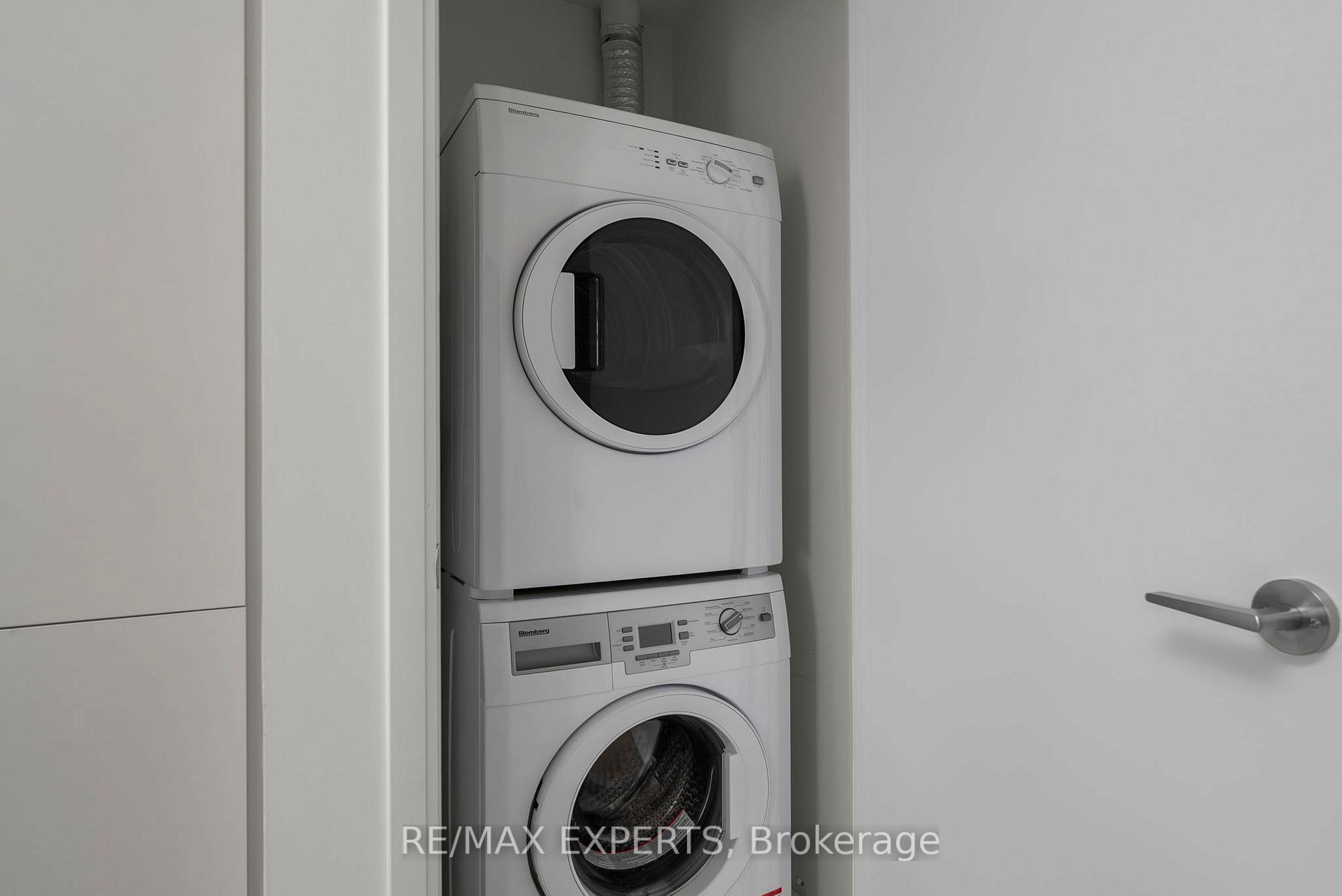 Photo 3 of Unit 310W, 27 Bathurst Street, Toronto, Waterfront Communities — HOMEH