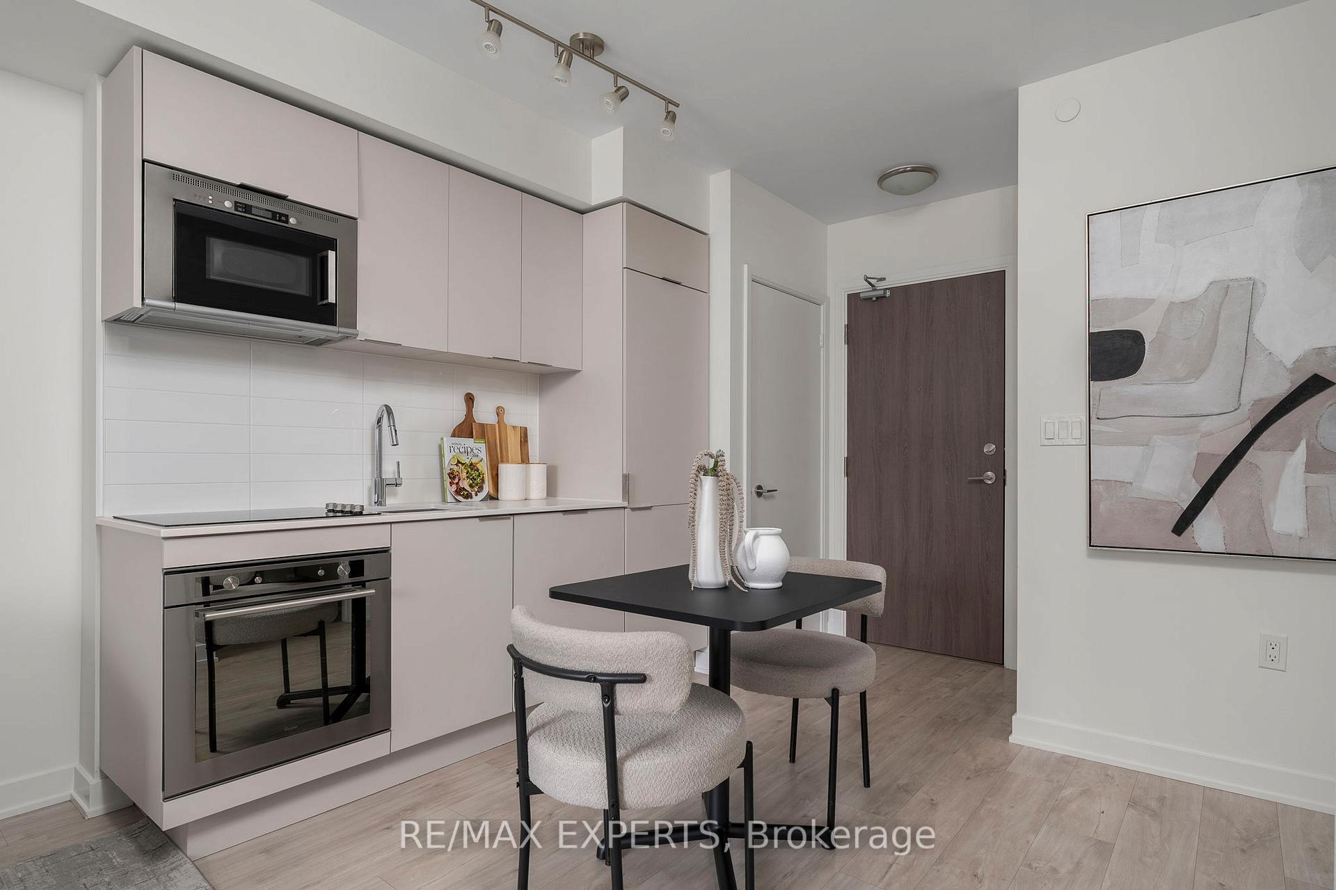 Photo 5 of Unit 310W, 27 Bathurst Street, Toronto, Waterfront Communities — HOMEH