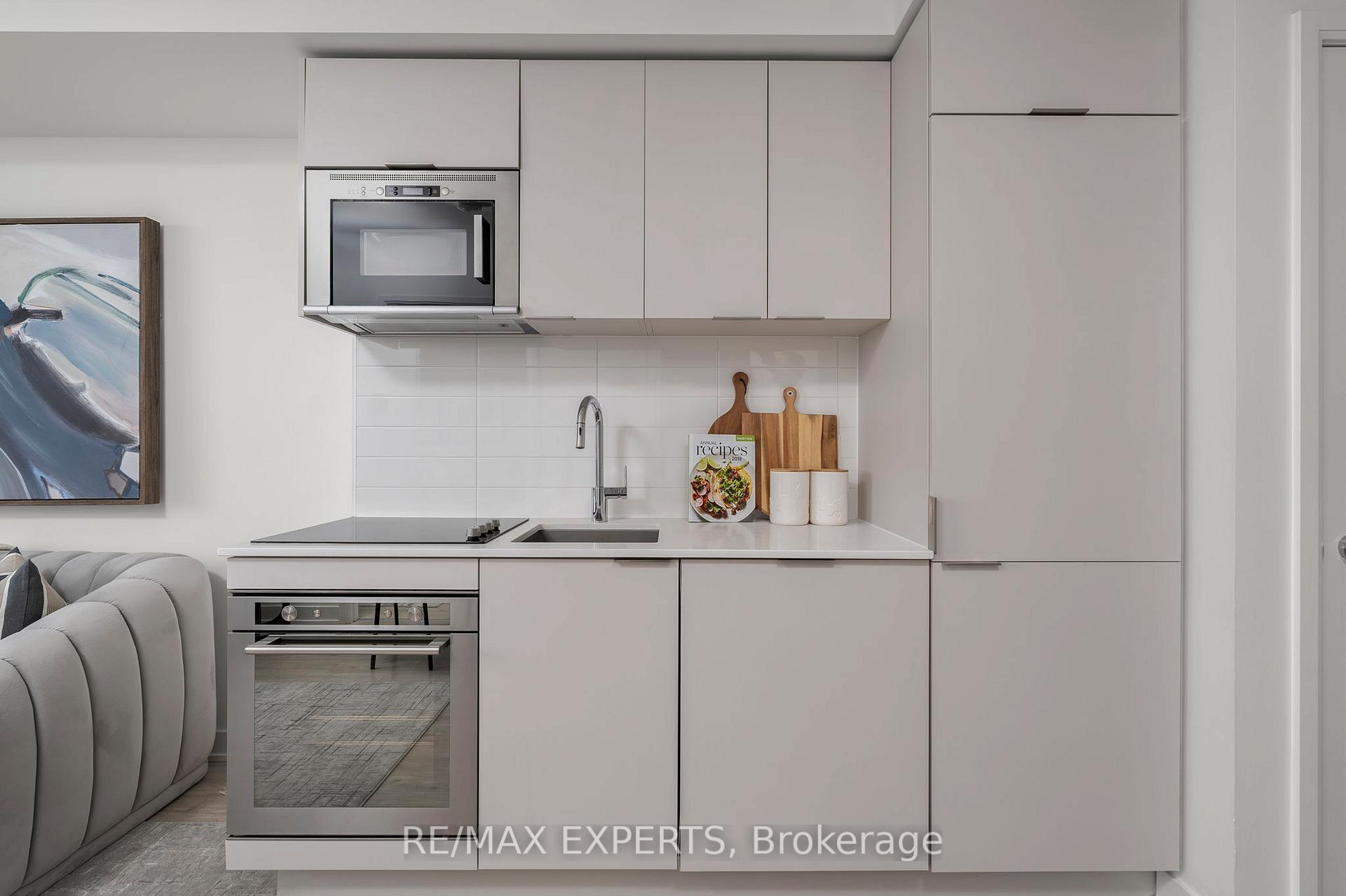 Photo 4 of Unit 310W, 27 Bathurst Street, Toronto, Waterfront Communities — HOMEH
