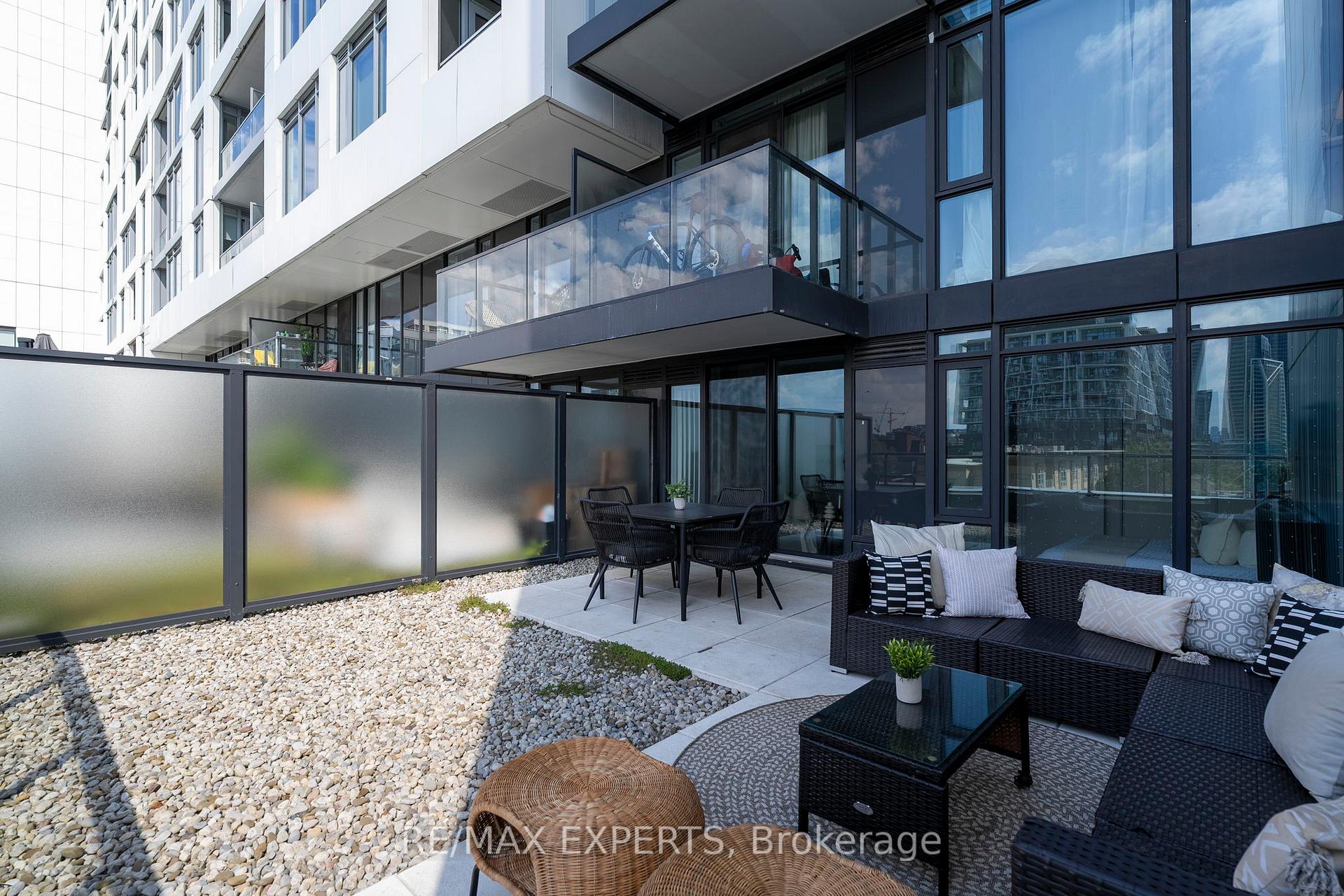 Photo 7 of Unit 310W, 27 Bathurst Street, Toronto, Waterfront Communities — HOMEH