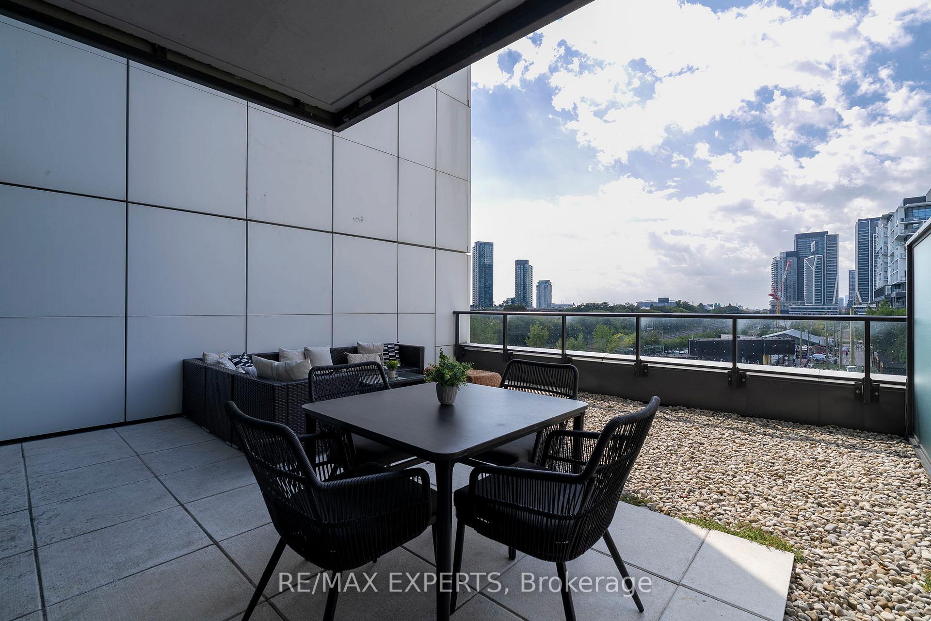 Photo 10 of Unit 310W, 27 Bathurst Street, Toronto, Waterfront Communities — HOMEH
