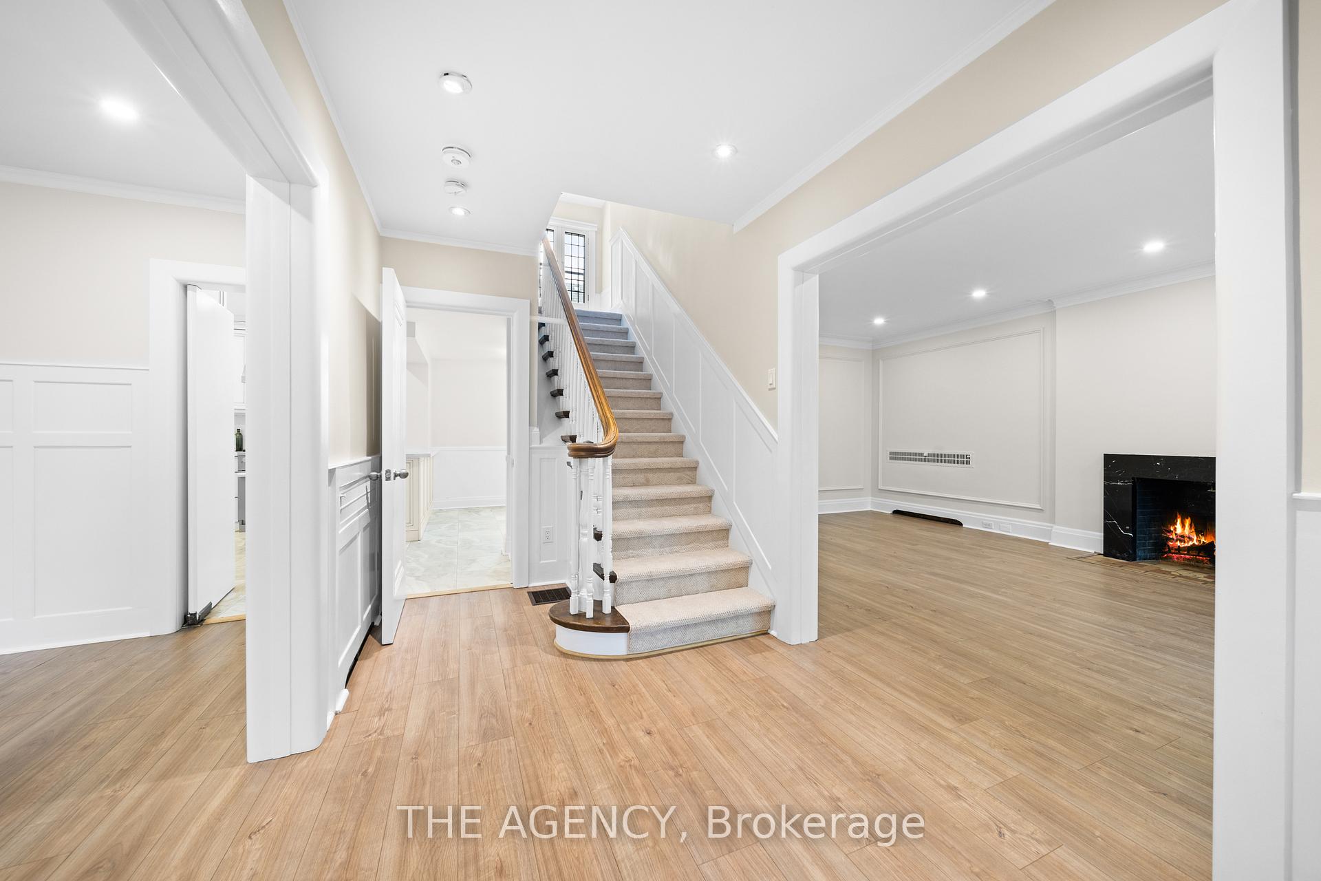 Photo 4 of 44 Elderwood Drive, Toronto, Forest Hill South — HOMEH